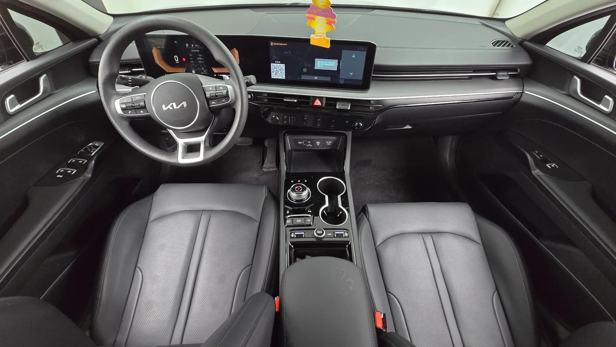 Kia K5 3 2.0 2024 4/5