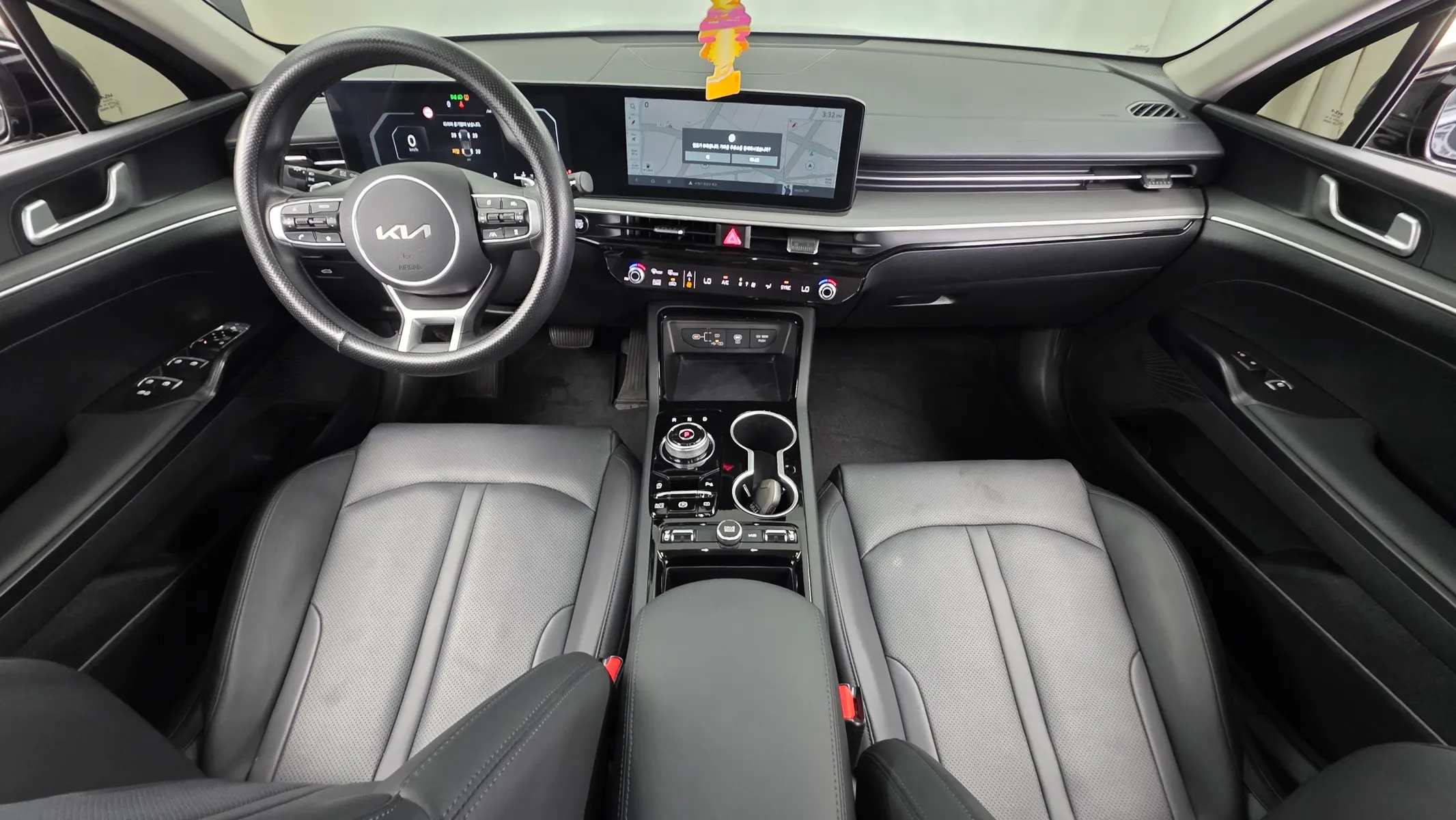 Kia K5 3 2.0 2024 4/5