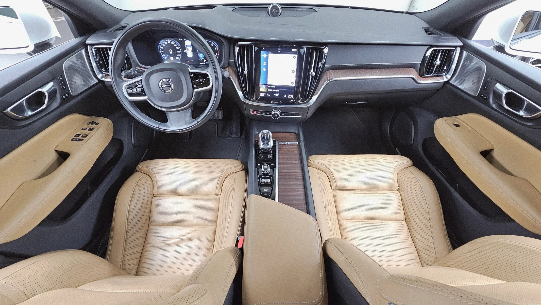 Volvo S60 3 B5 2021 4/5