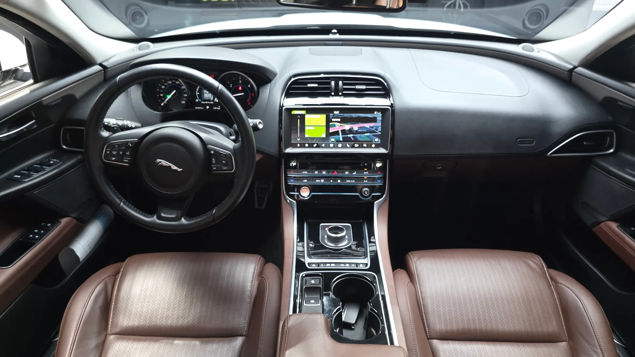 Jaguar XE 20d AWD 2017 4/5