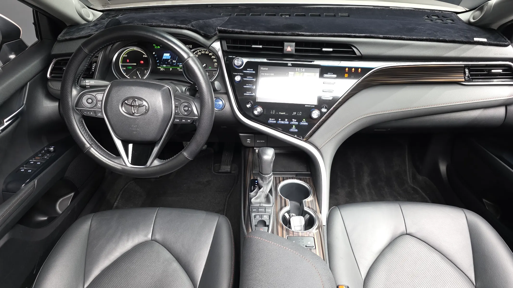 Toyota (XV70) 2.5 XLE 2018 4/5