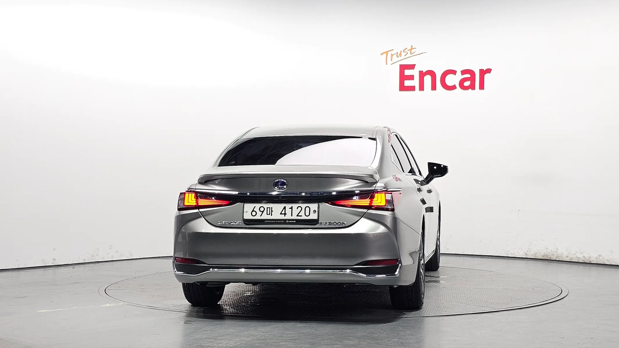 Lexus ES300h 7 2018 3/5