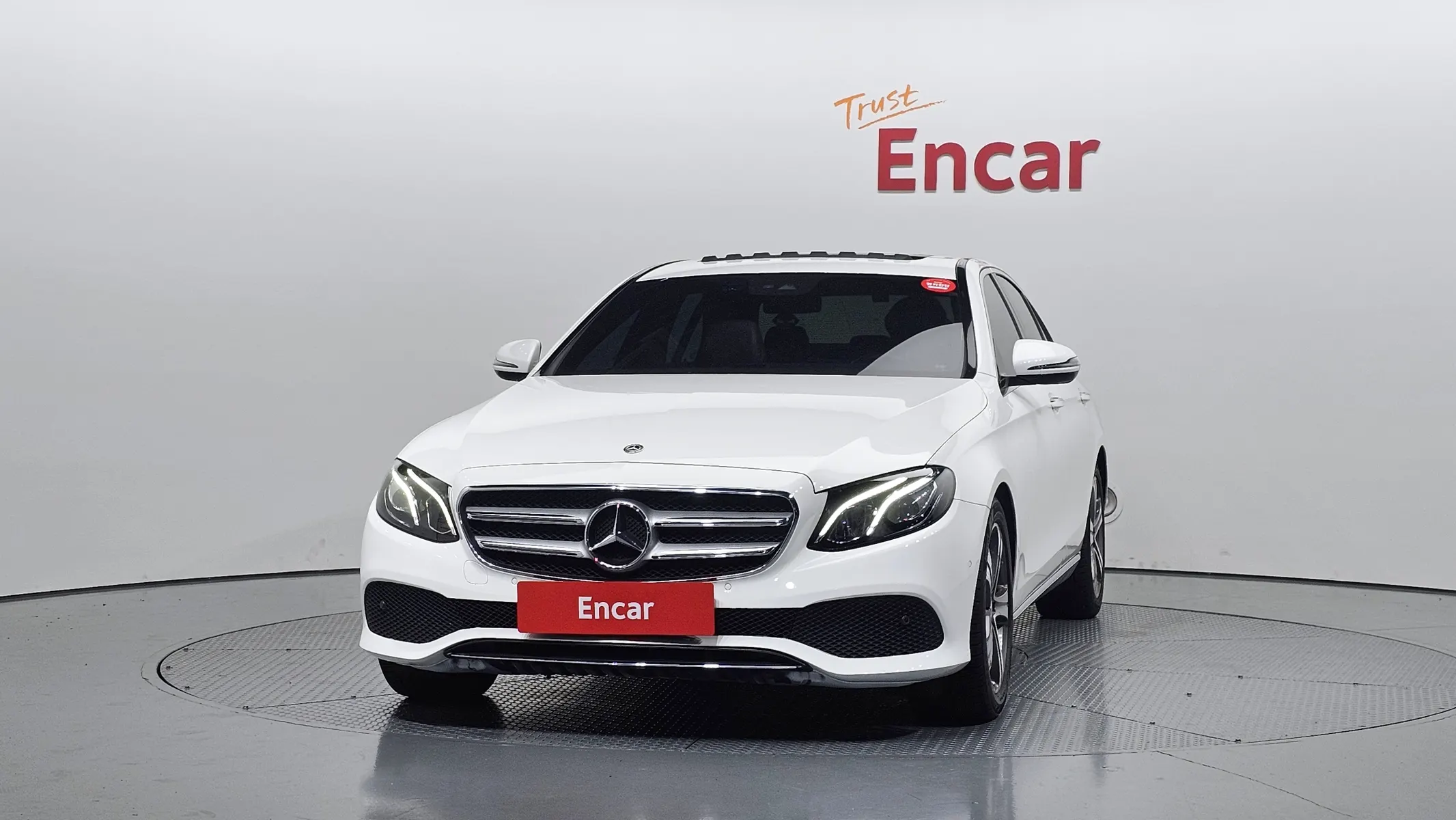 Mercedes-Benz E-Class W213 E300 2018 3/34