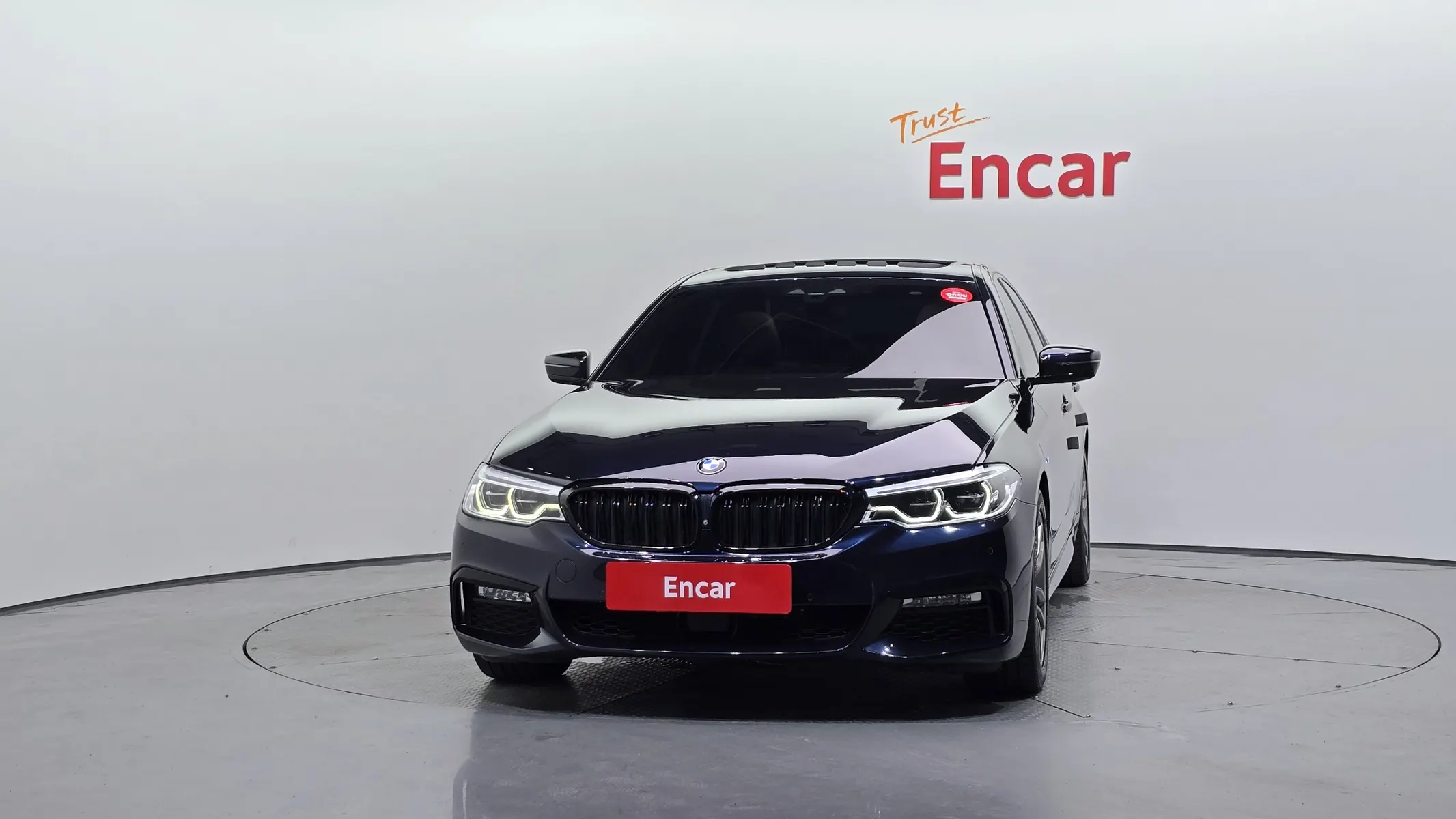 BMW 5 Series (G30) 520d M 2018 3/34