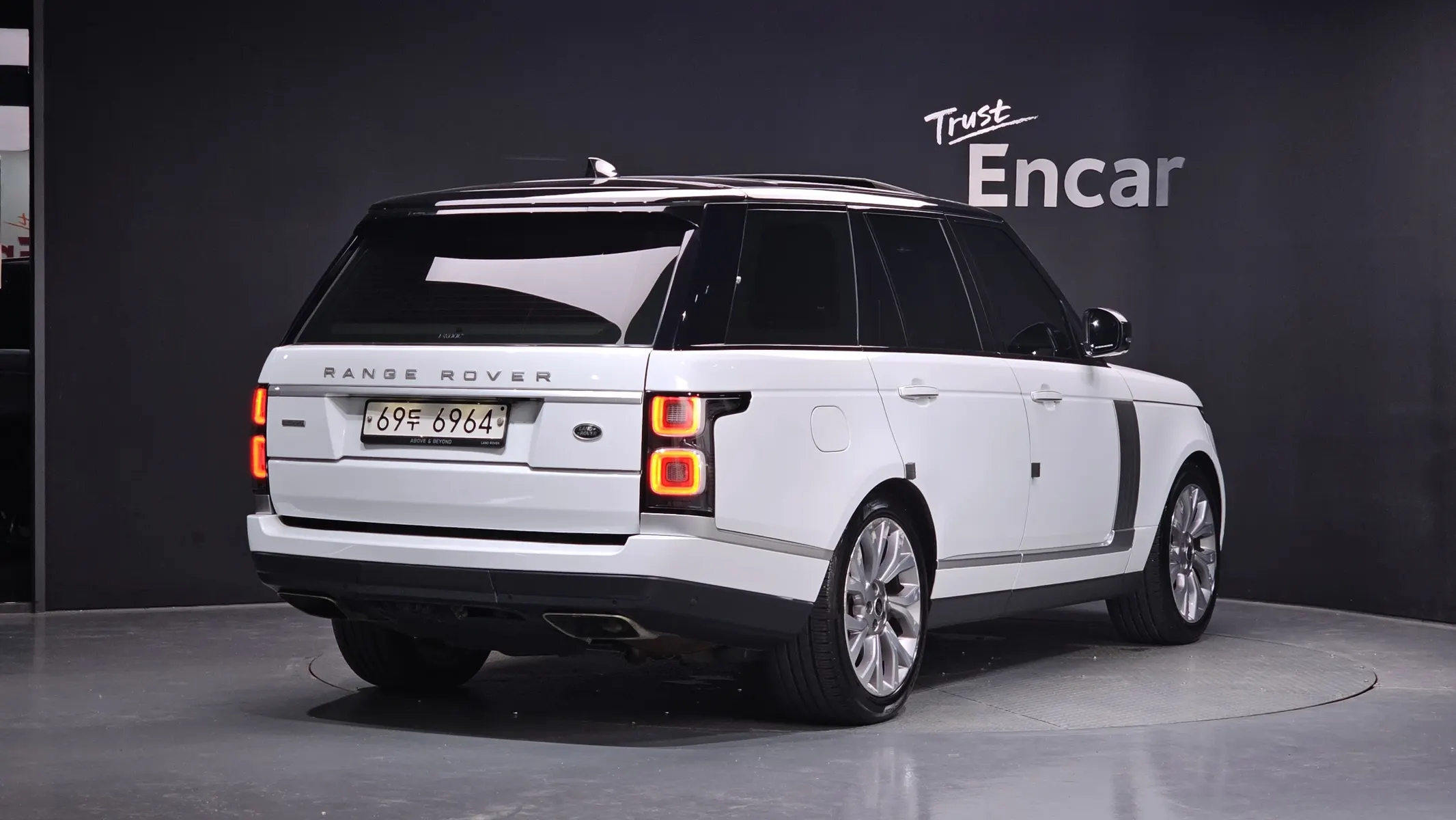 Land Rover 4 4.4 SDV8 AB 2018 2/37