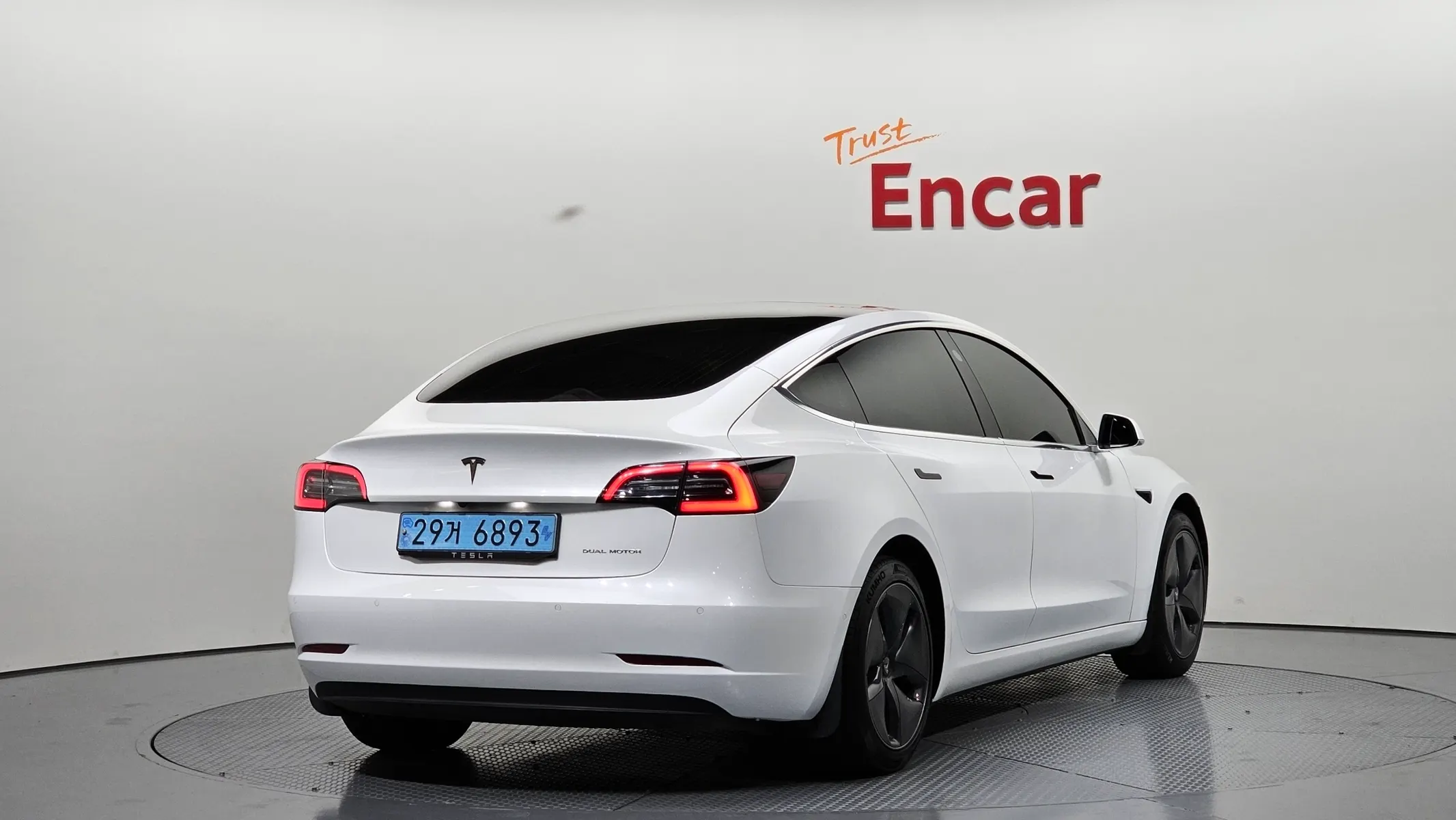 Tesla 3 AWD 2020 2/33