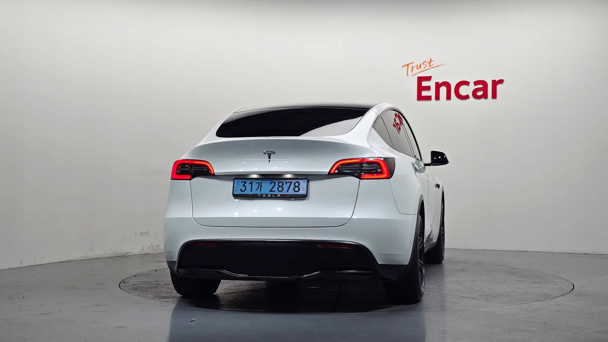 Tesla Y RWD 2021 3/5