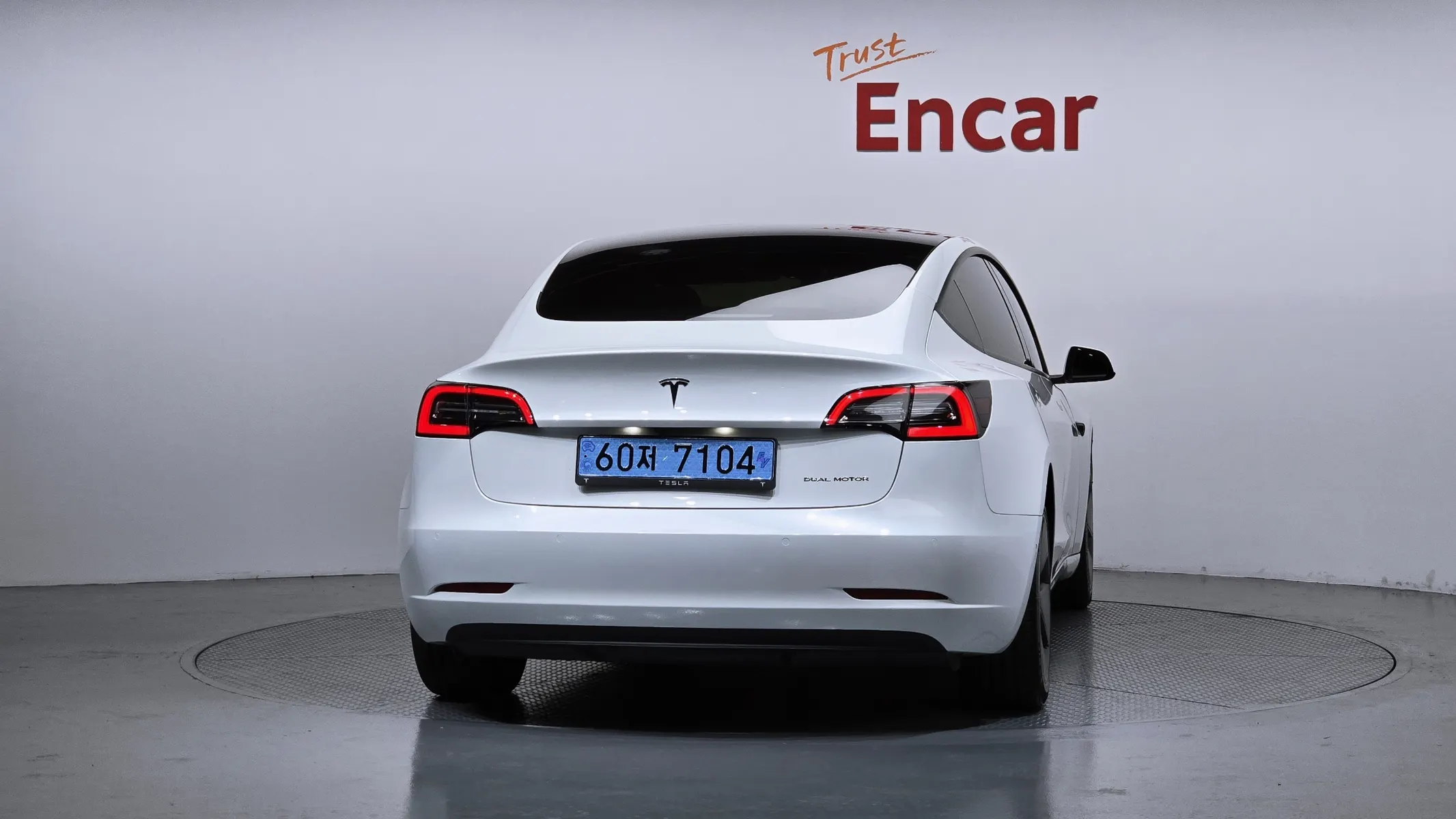 Tesla 3 AWD 2021 3/5