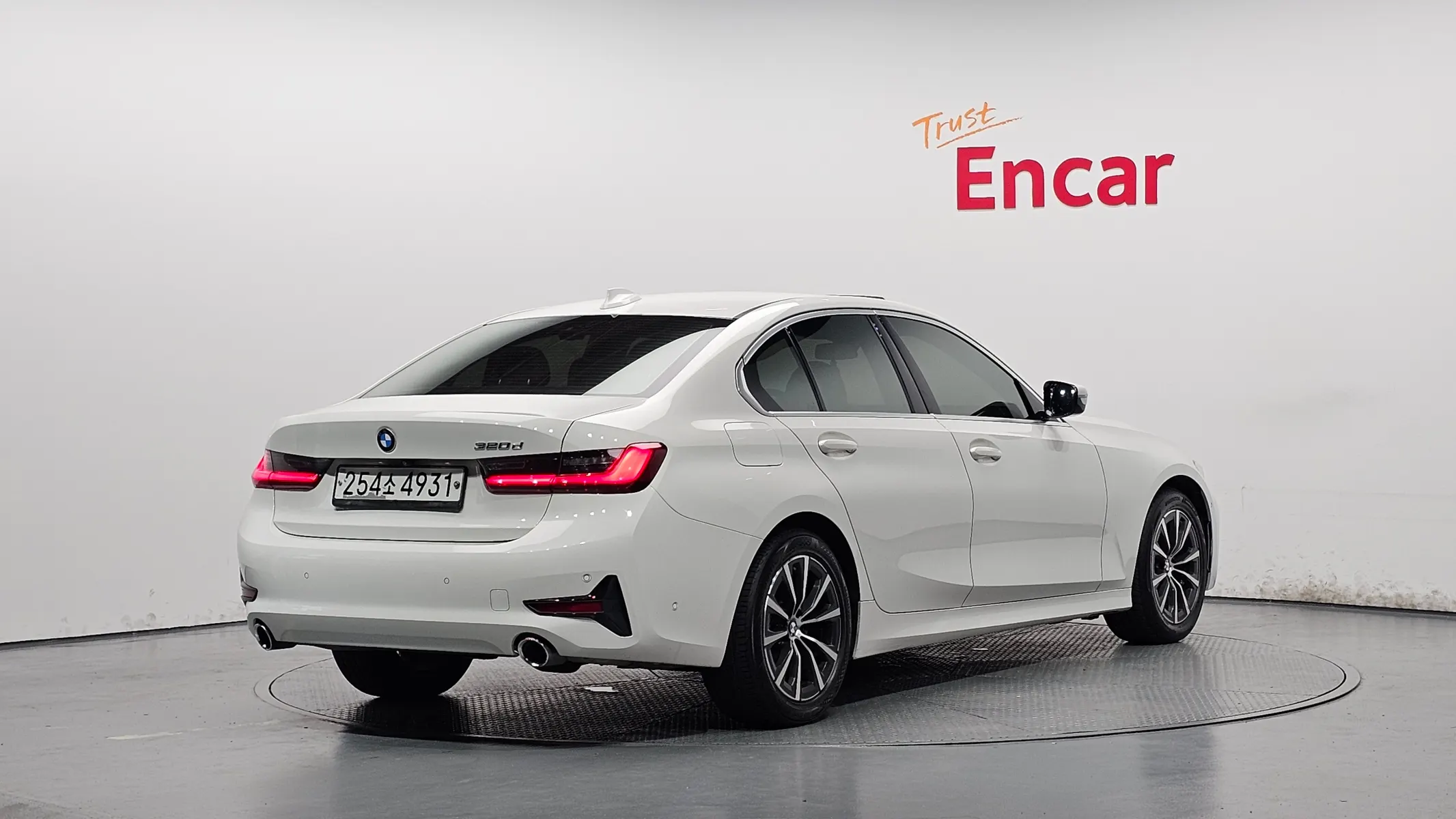 BMW 3 Series (G20) 320d 2019 2/32