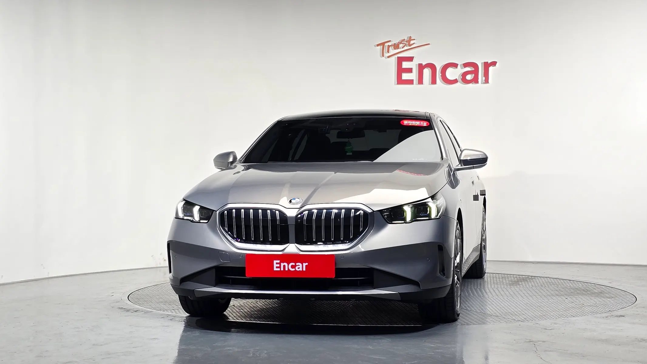 BMW 5 Series (G60) 520i 2026 2/33