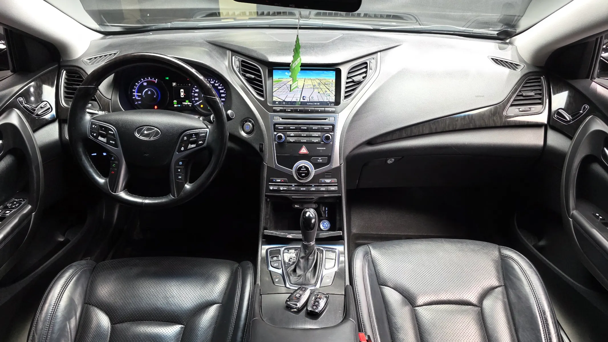 Hyundai HG 2015 4/5