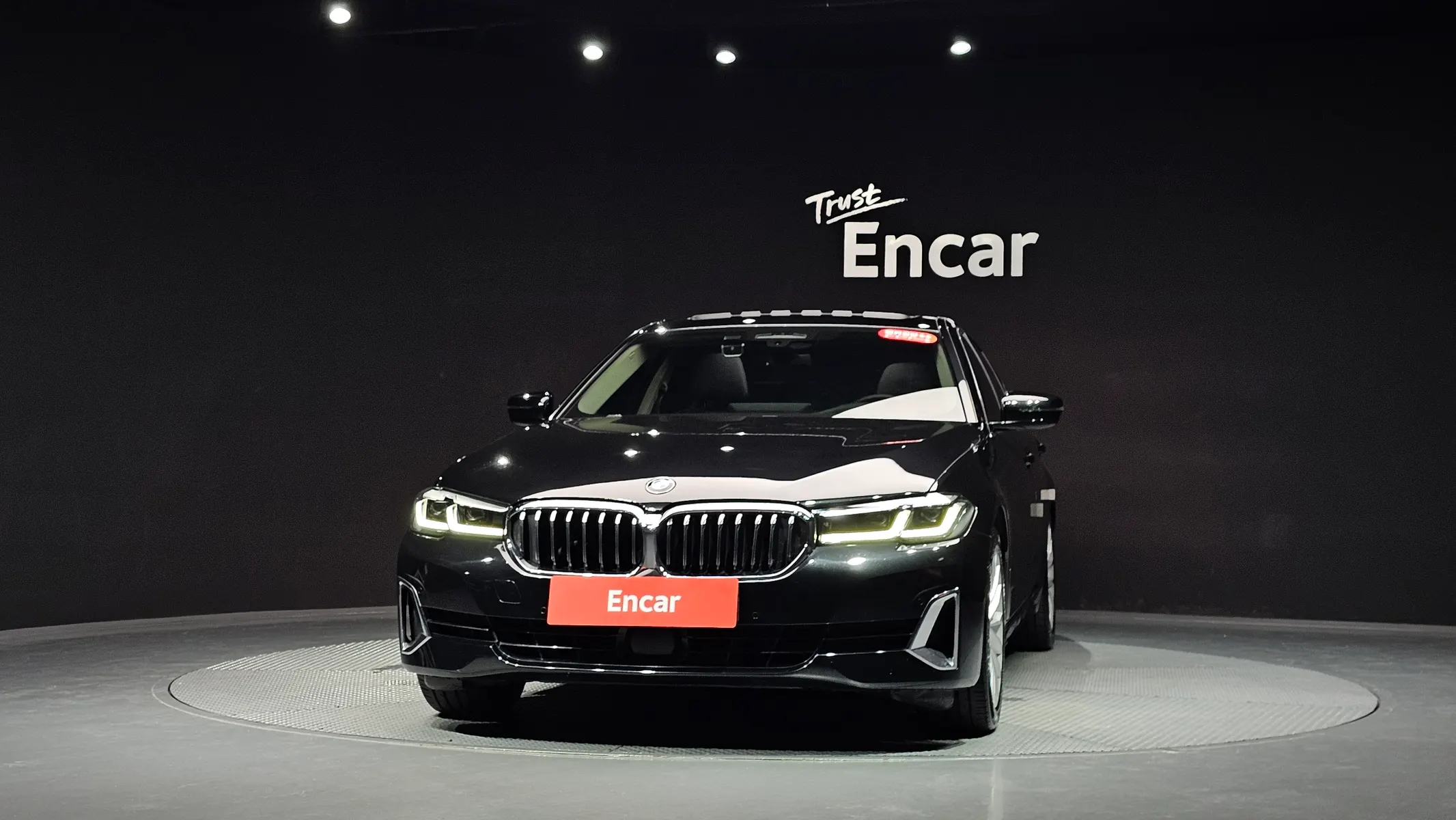 BMW 5 Series (G30) 520i 2021 2/31