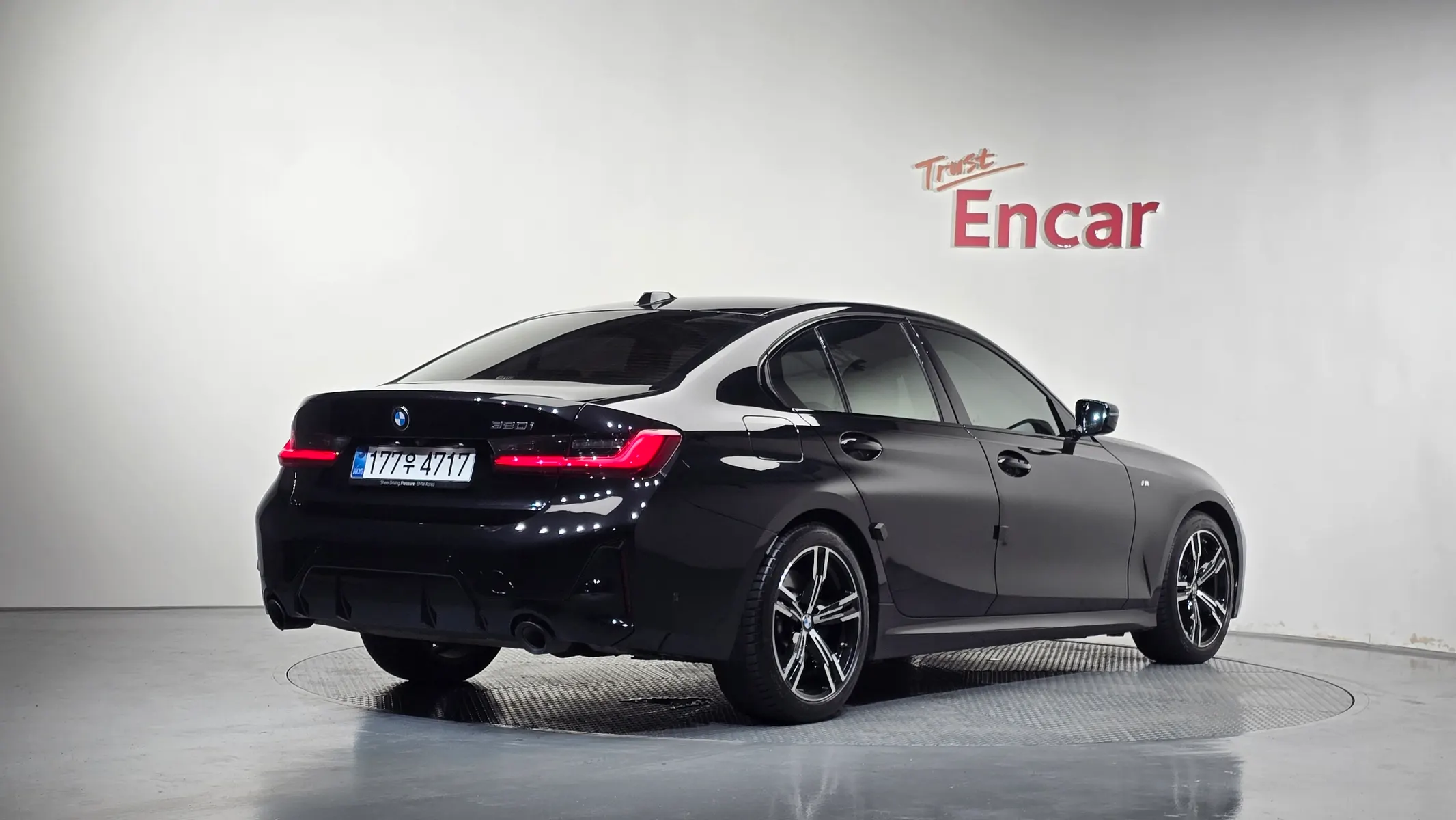 BMW 3 Series (G20) 320i M 2025 2/34