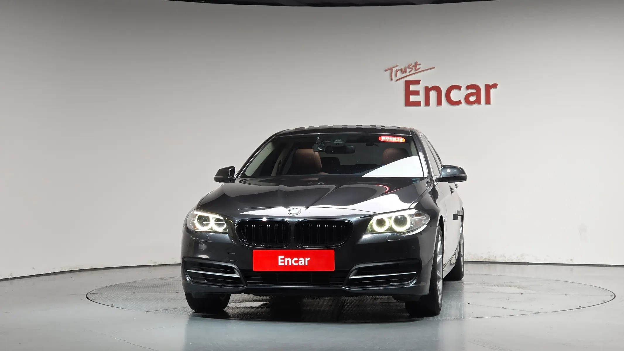 BMW 5 Series (F10) 520d 2015 2/36