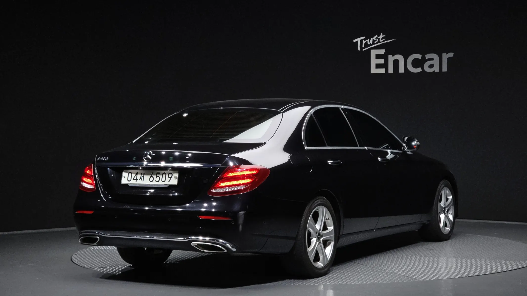 Mercedes-Benz E-Class W213 E200 2017 2/31