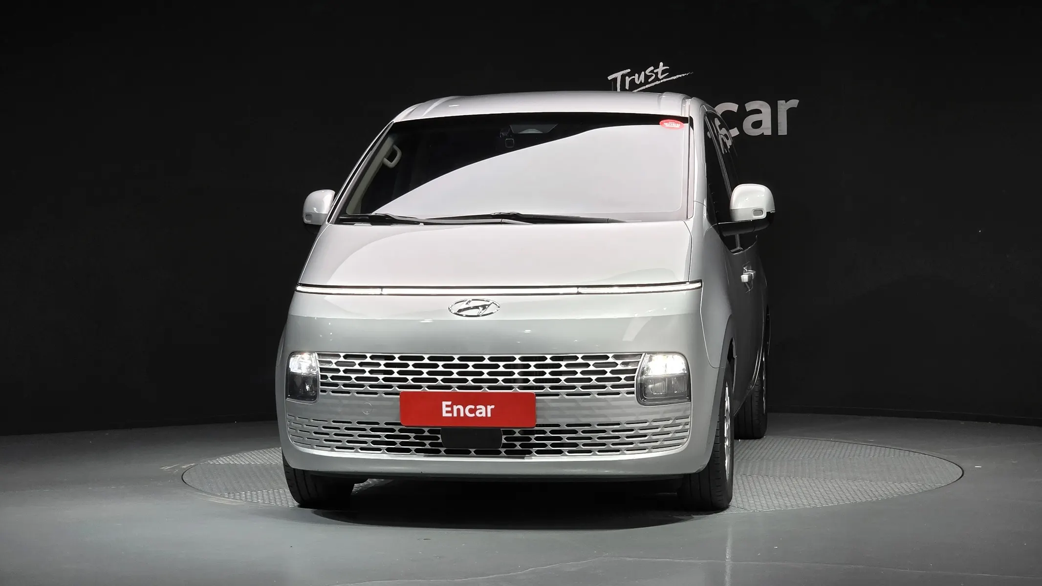 Hyundai Staria 5 2021 2/5