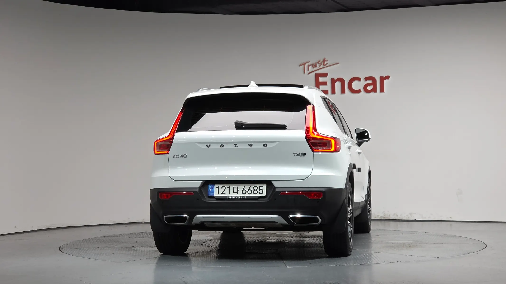 Volvo XC40 T4 2019 3/5