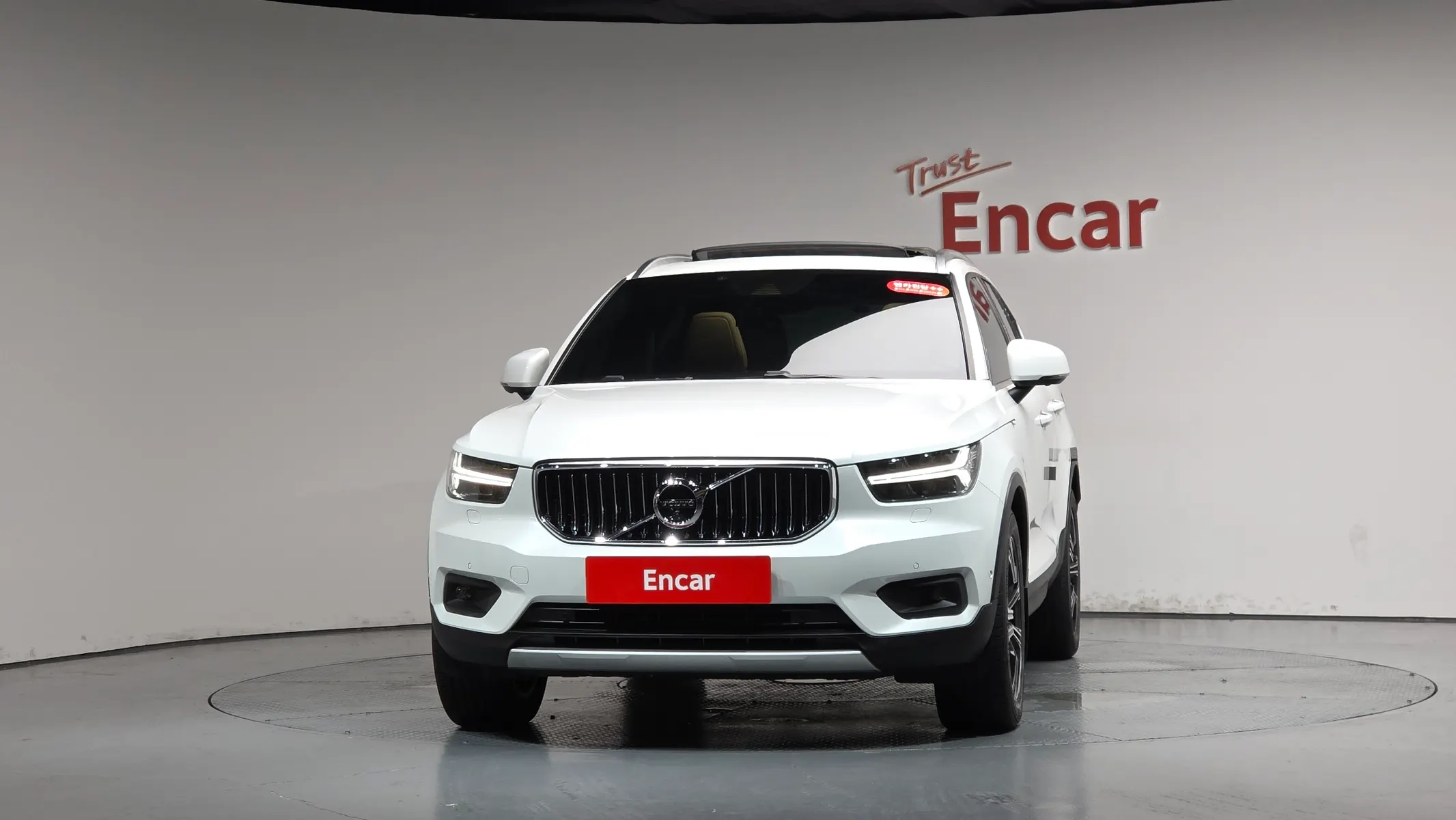 Volvo XC40 T4 2019 2/5