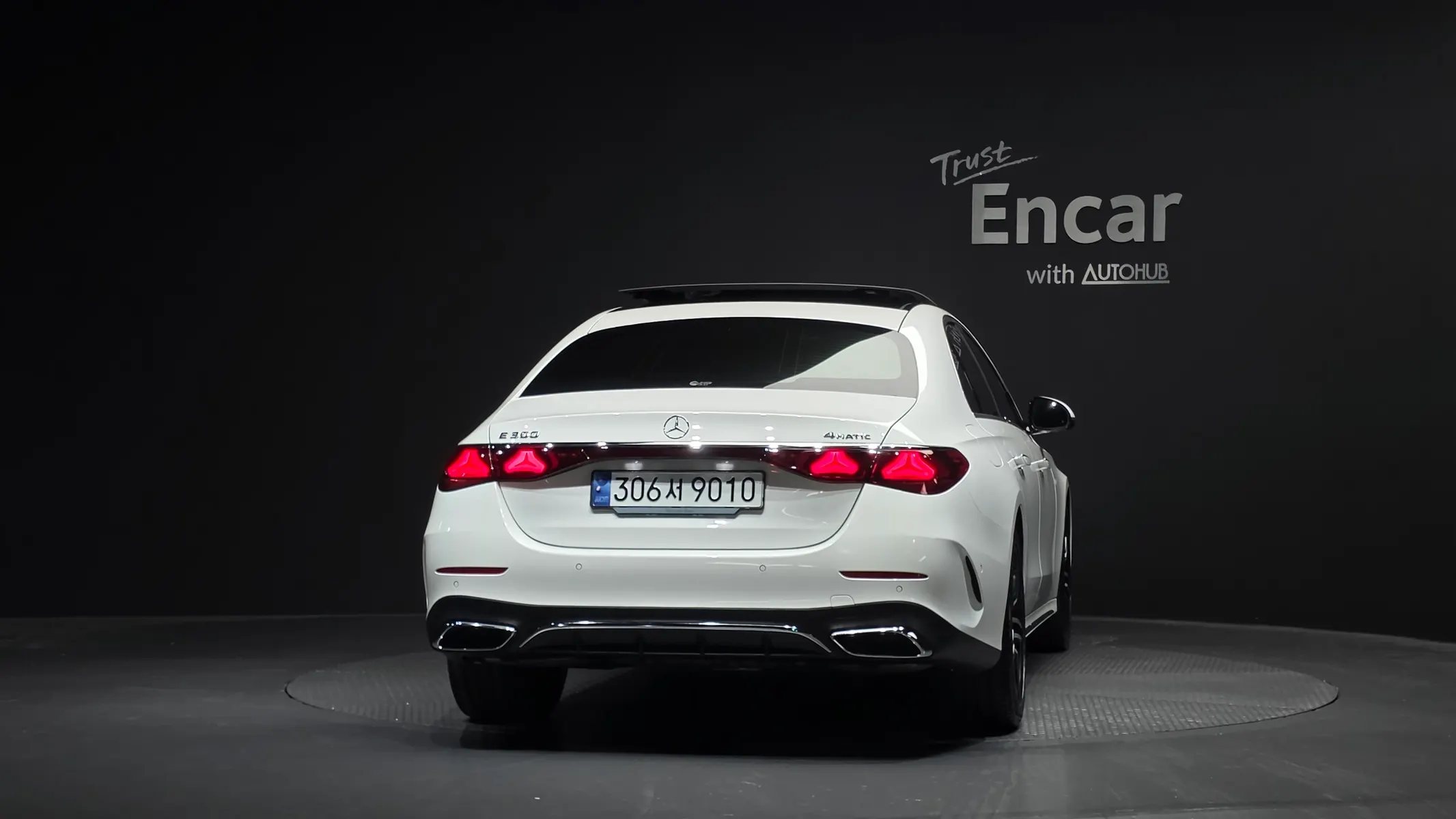 Mercedes-Benz E-Class W214 E300 4MATIC AMG Line 2024 3/31