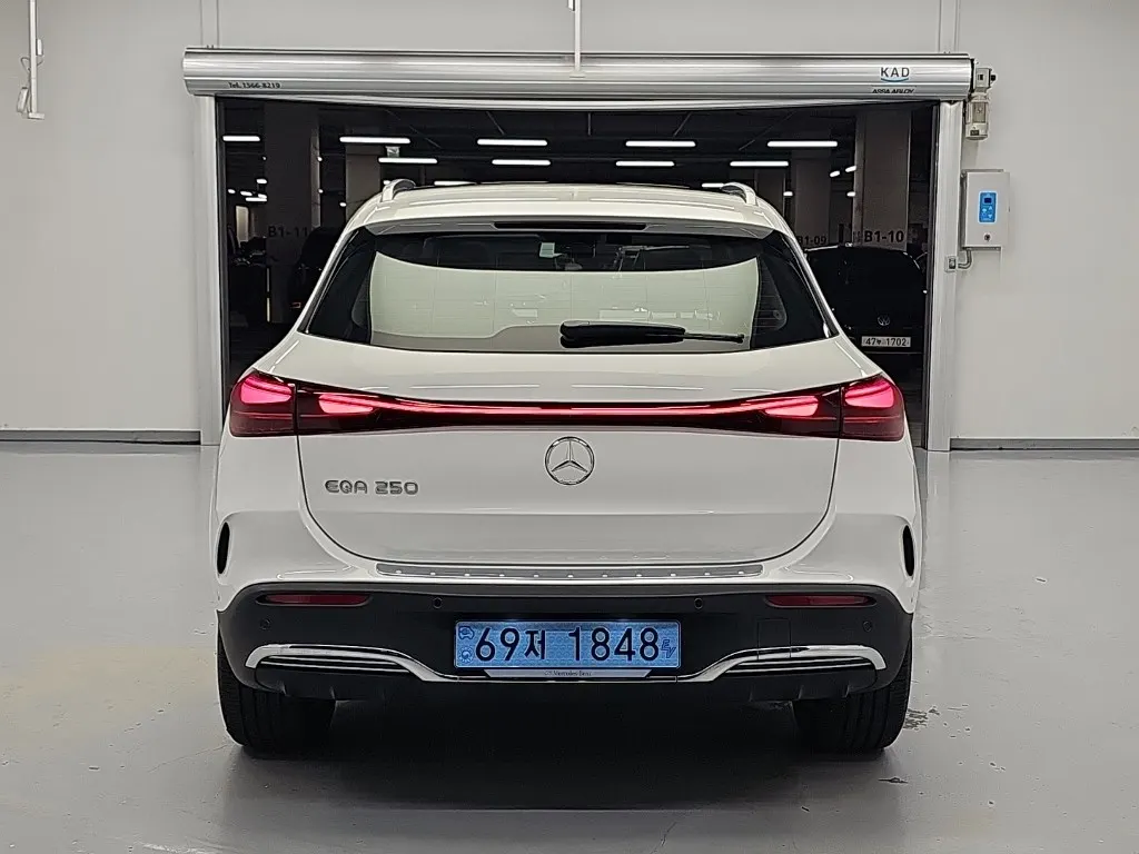 Mercedes-Benz EQA H243 EQA250 AMG 2025 3/20