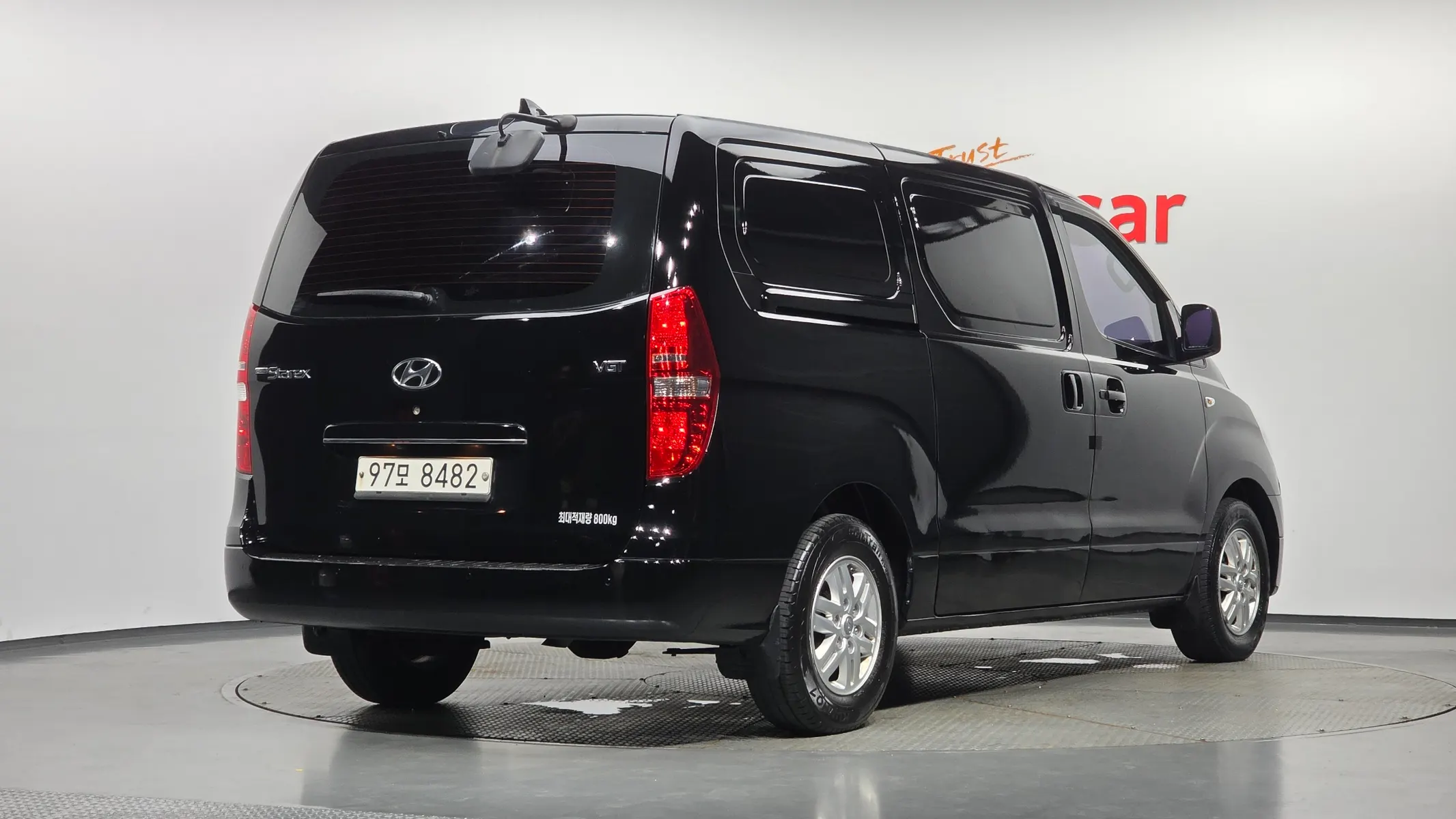 Hyundai Grand Starex 3 2016 2/31