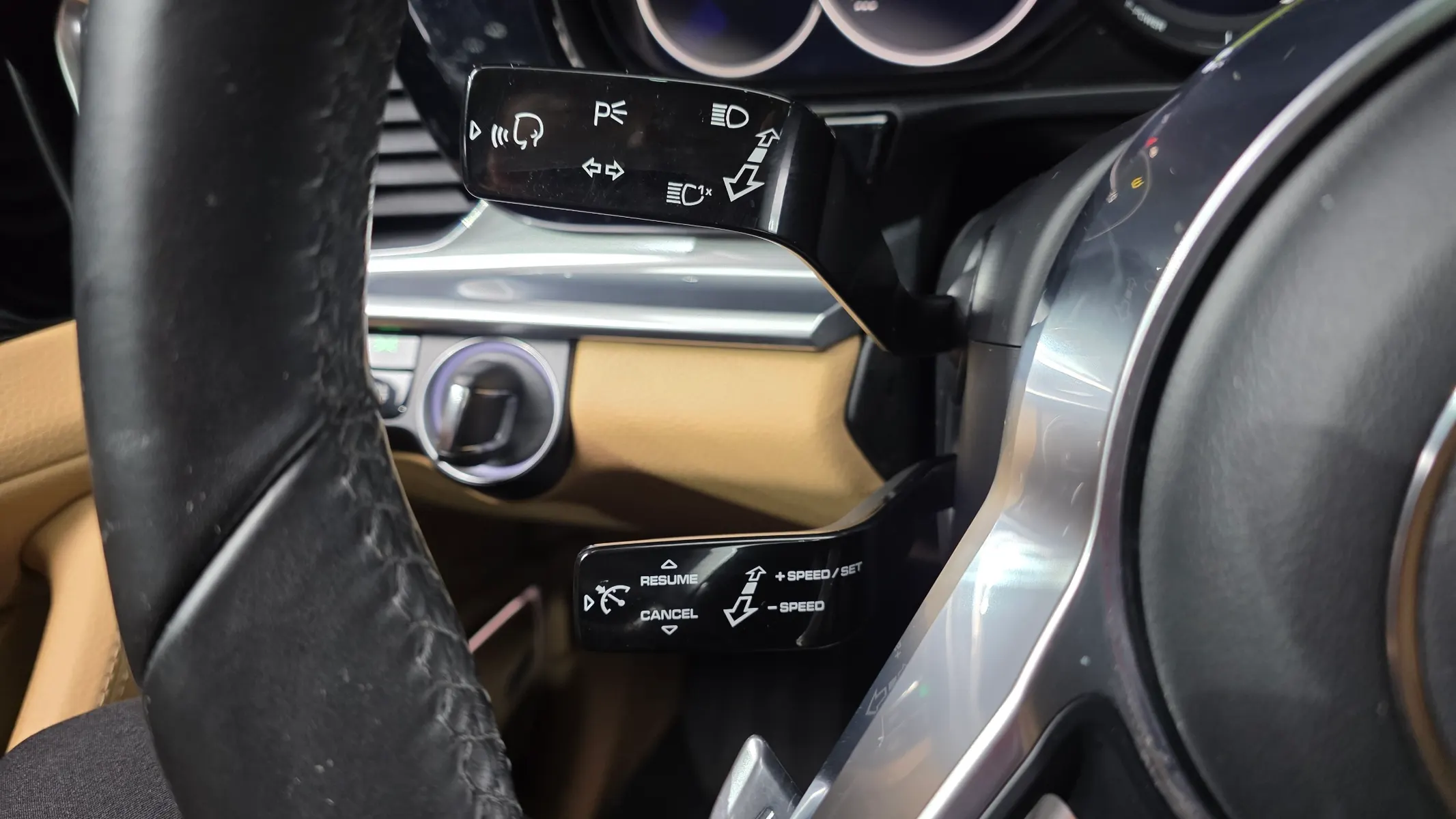 Porsche (971) 2.9 AWD E- 2018 40/41