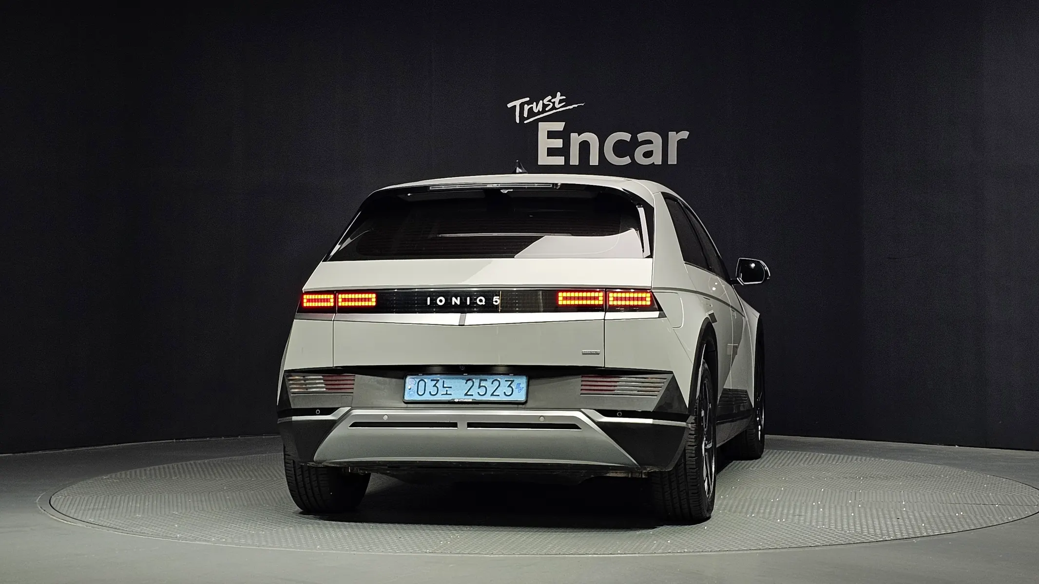 Hyundai Ioniq 5 AWD 2023 3/5