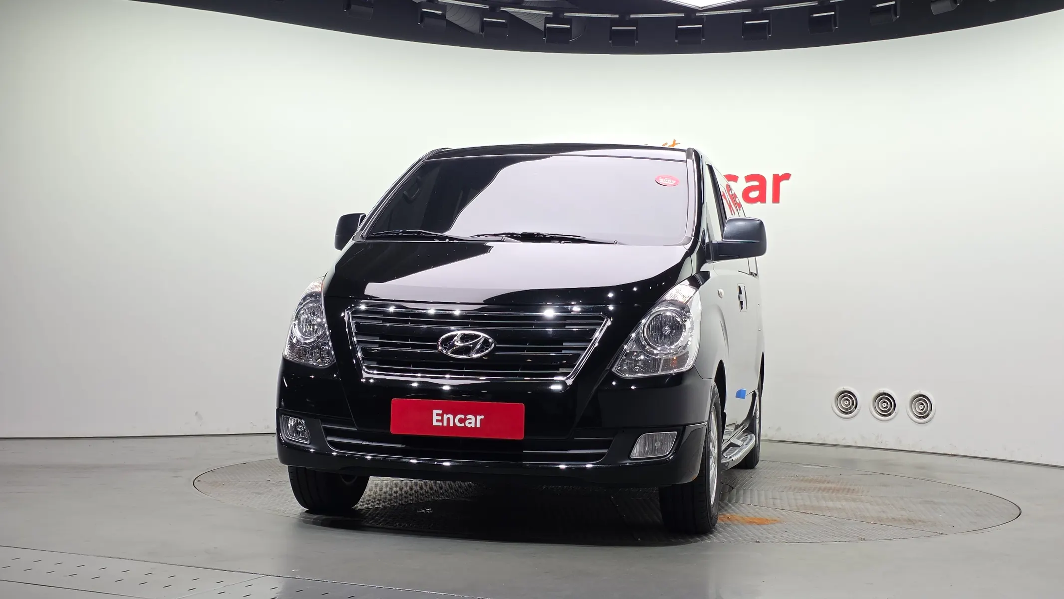 Hyundai Grand Starex 5 2017 2/5