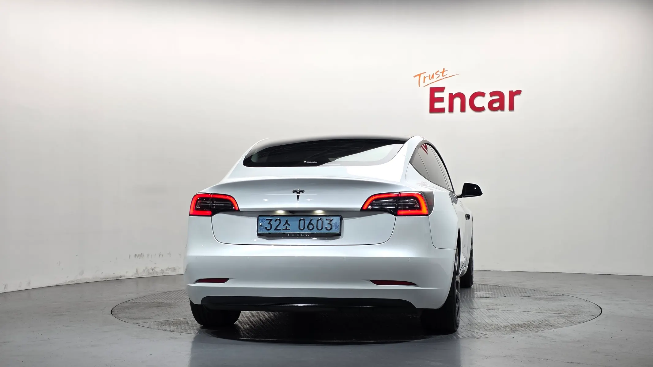 Tesla 3 RWD 2021 3/5