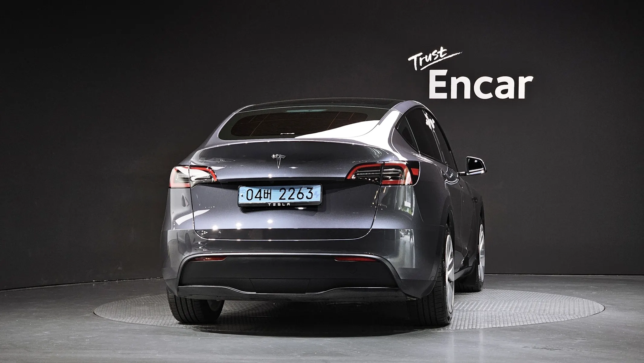 Tesla Y RWD 2024 3/5