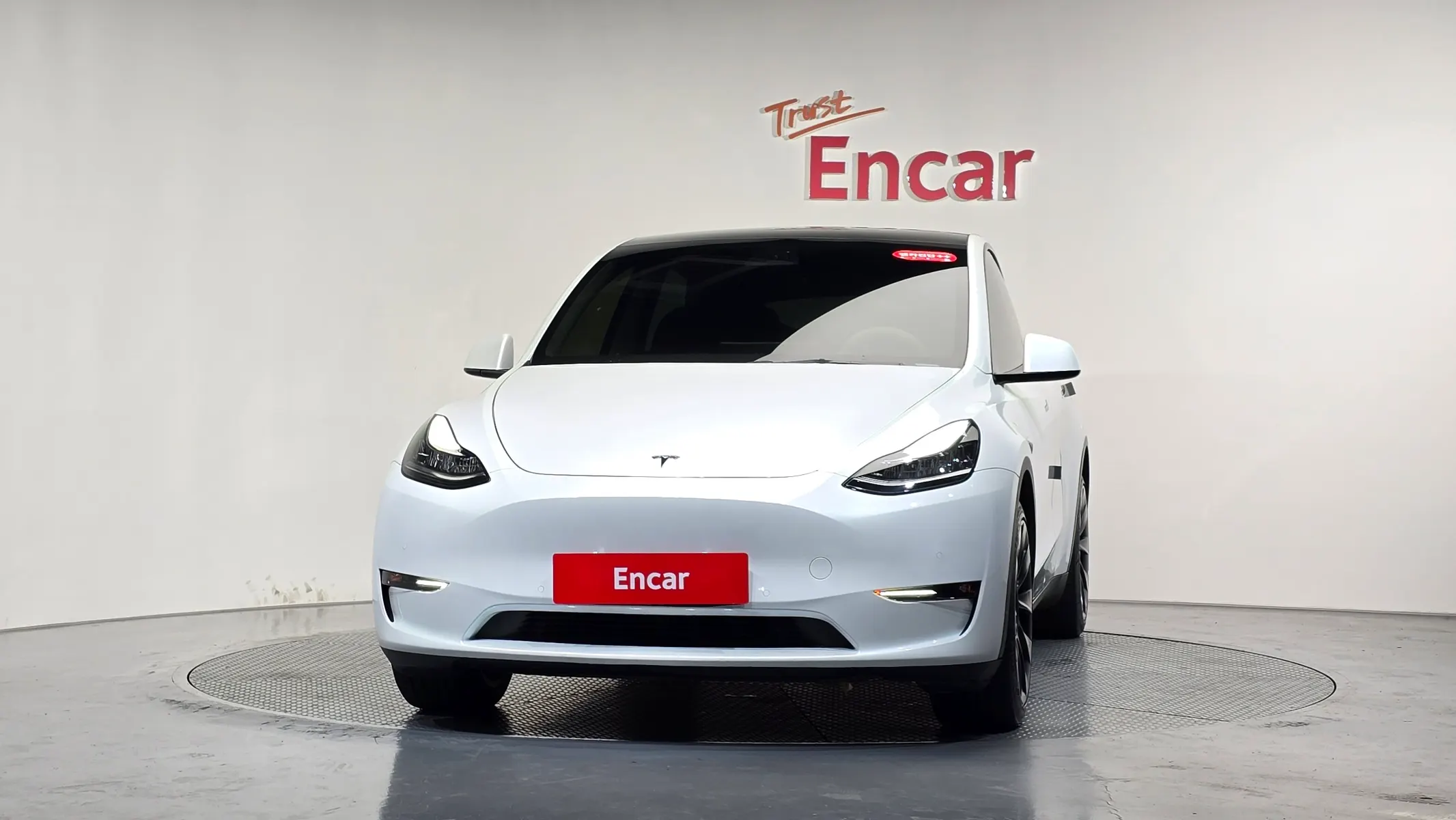 Tesla Y AWD 2022 2/5