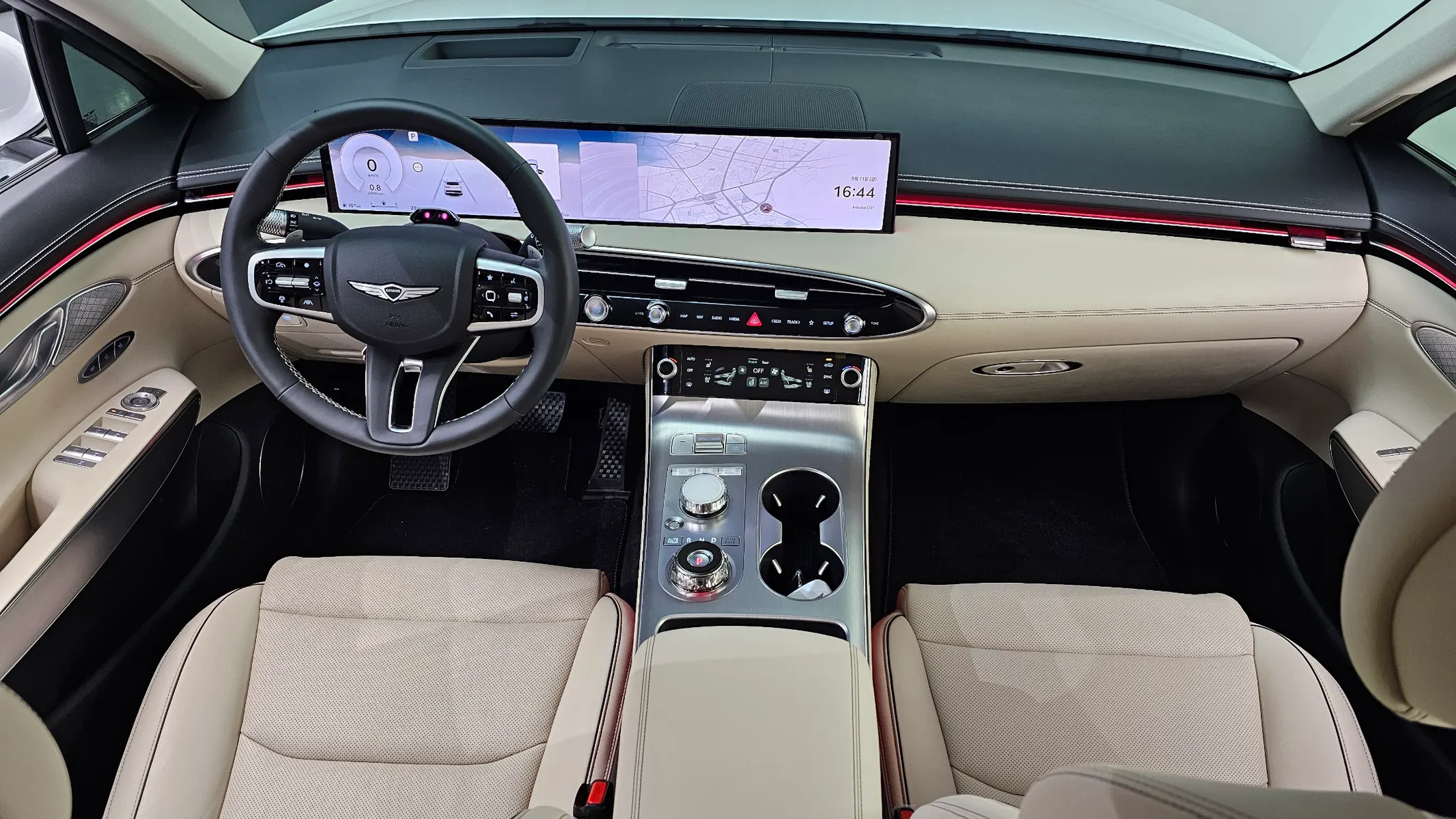 Genesis GV70 2.5T 2WD 2026 4/5