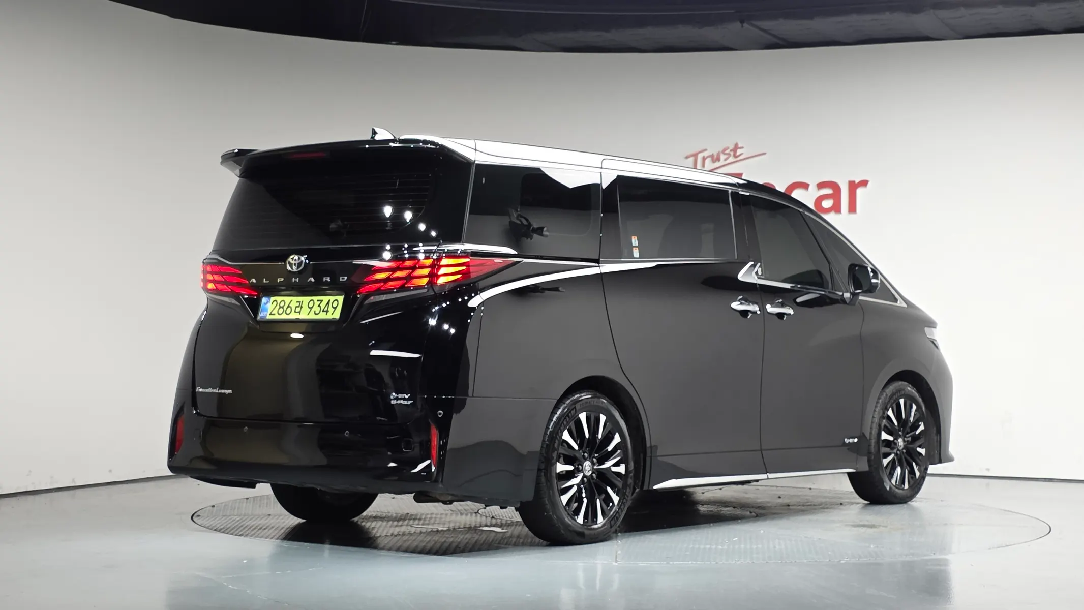 Toyota 4 2.5 HEV AWD 2025 2/46