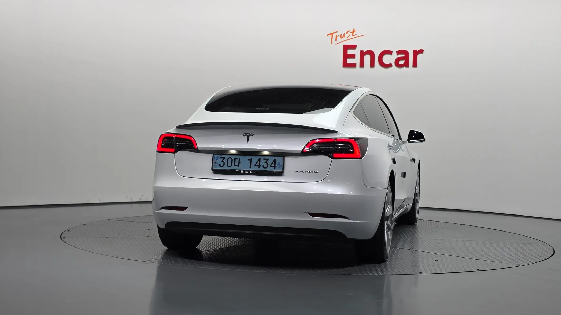 Tesla 3 AWD 2020 3/5