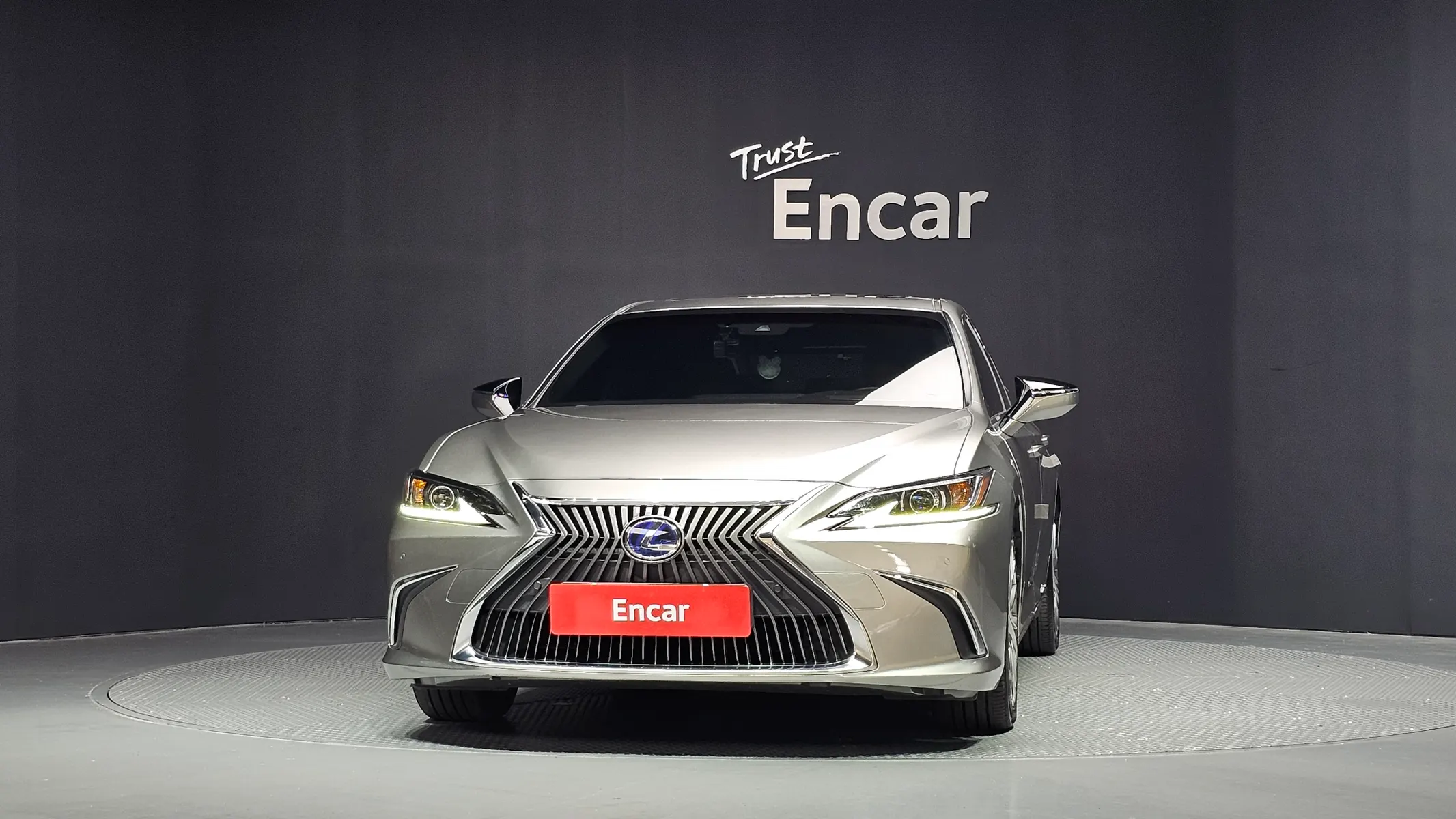 Lexus ES300h 7 2021 2/5