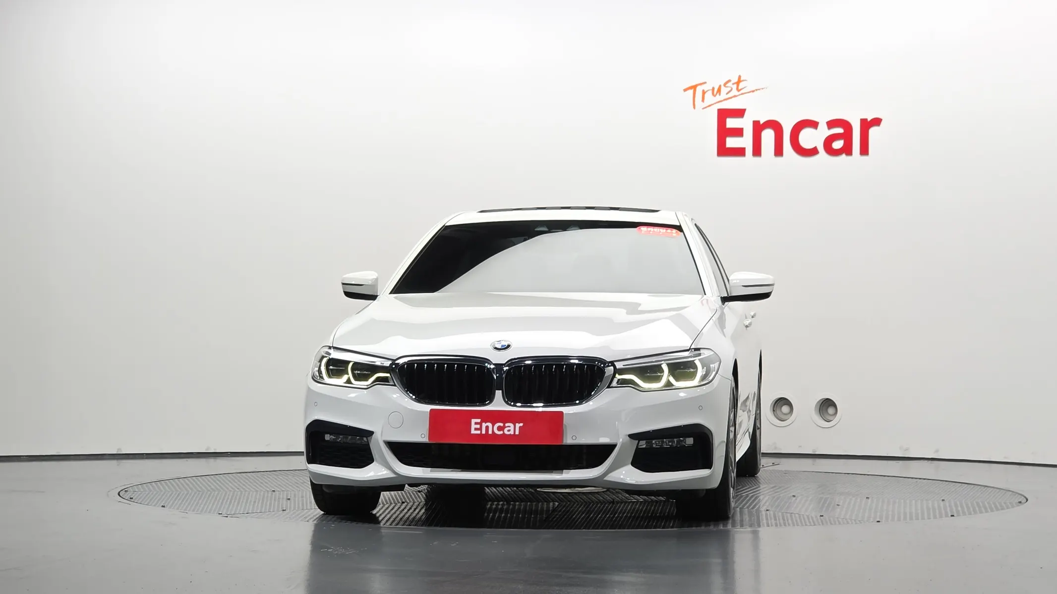 BMW 5 Series (G30) 530i M 2018 2/34
