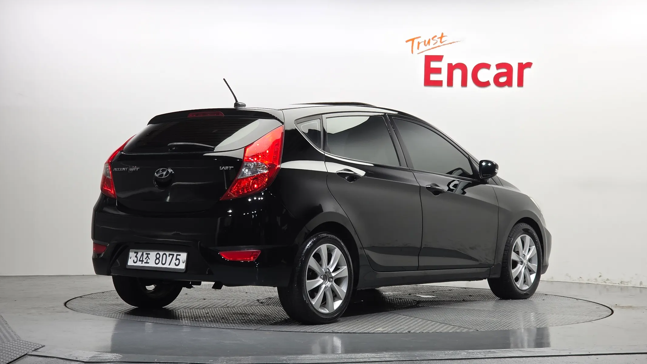 Hyundai () 1.6 VGT 2012 2/33