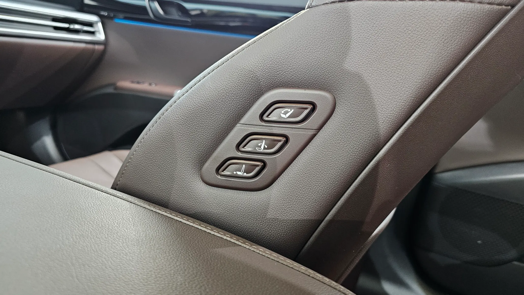 Hyundai (GN7) 2023 32/33