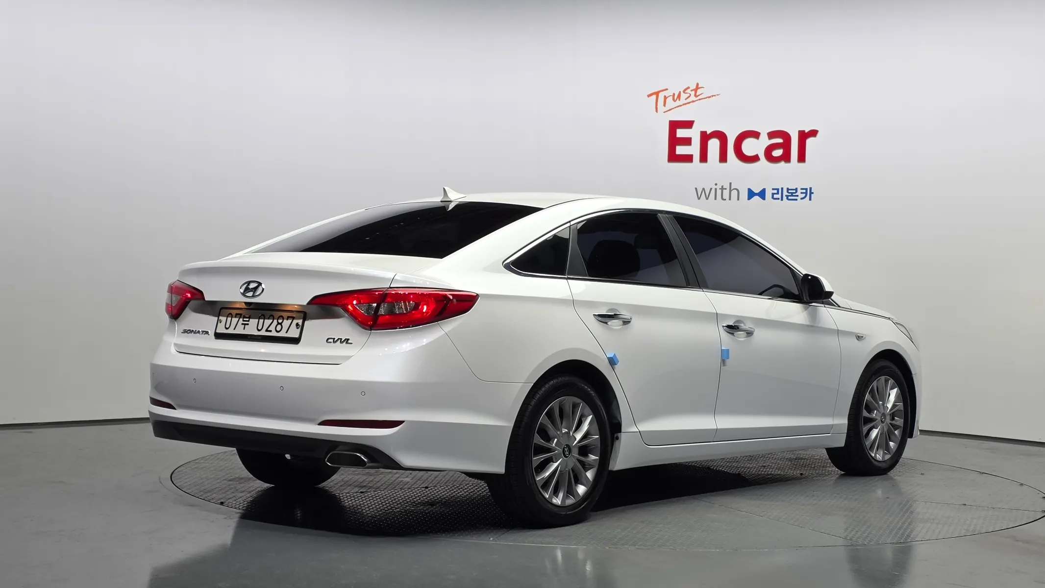 Hyundai LF 2.0 2015 2/32