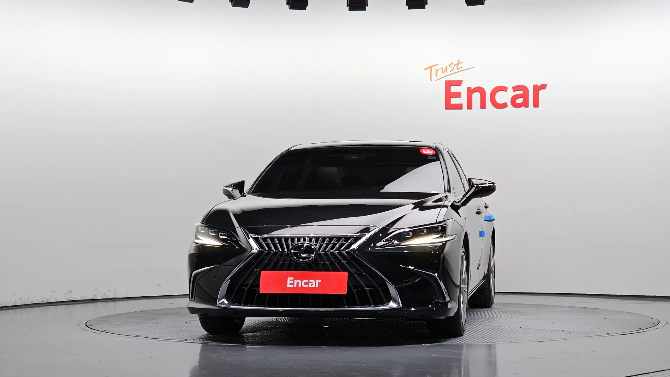 Lexus ES300h 7 2023 2/5