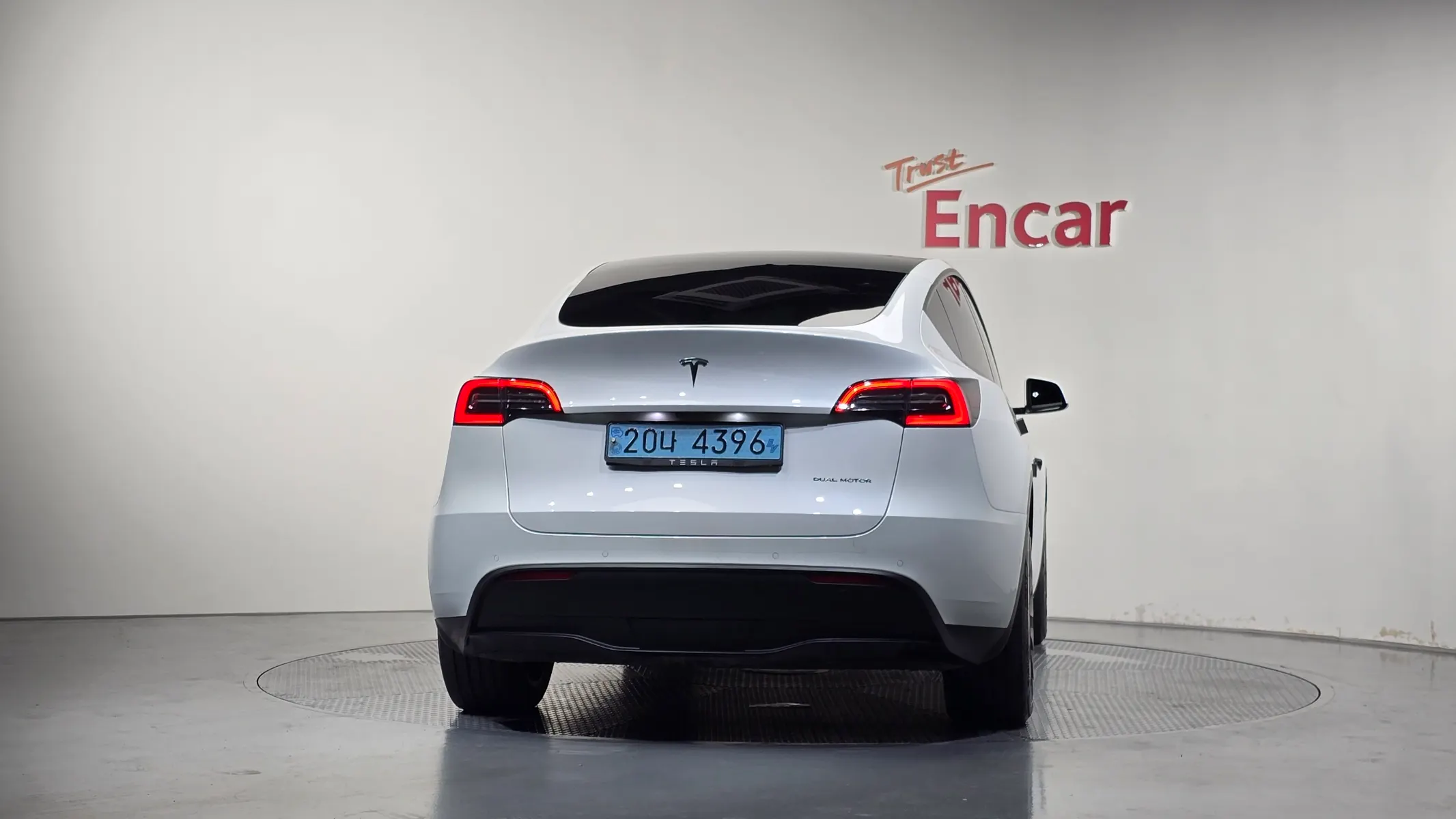 Tesla Y AWD 2022 3/5