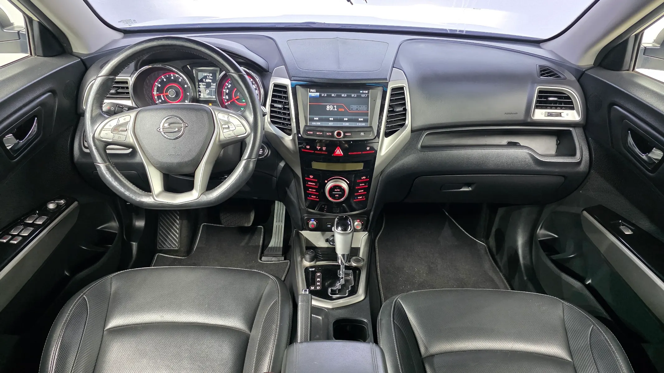 KG Mobility Tivoli LX 2WD 2016 4/5