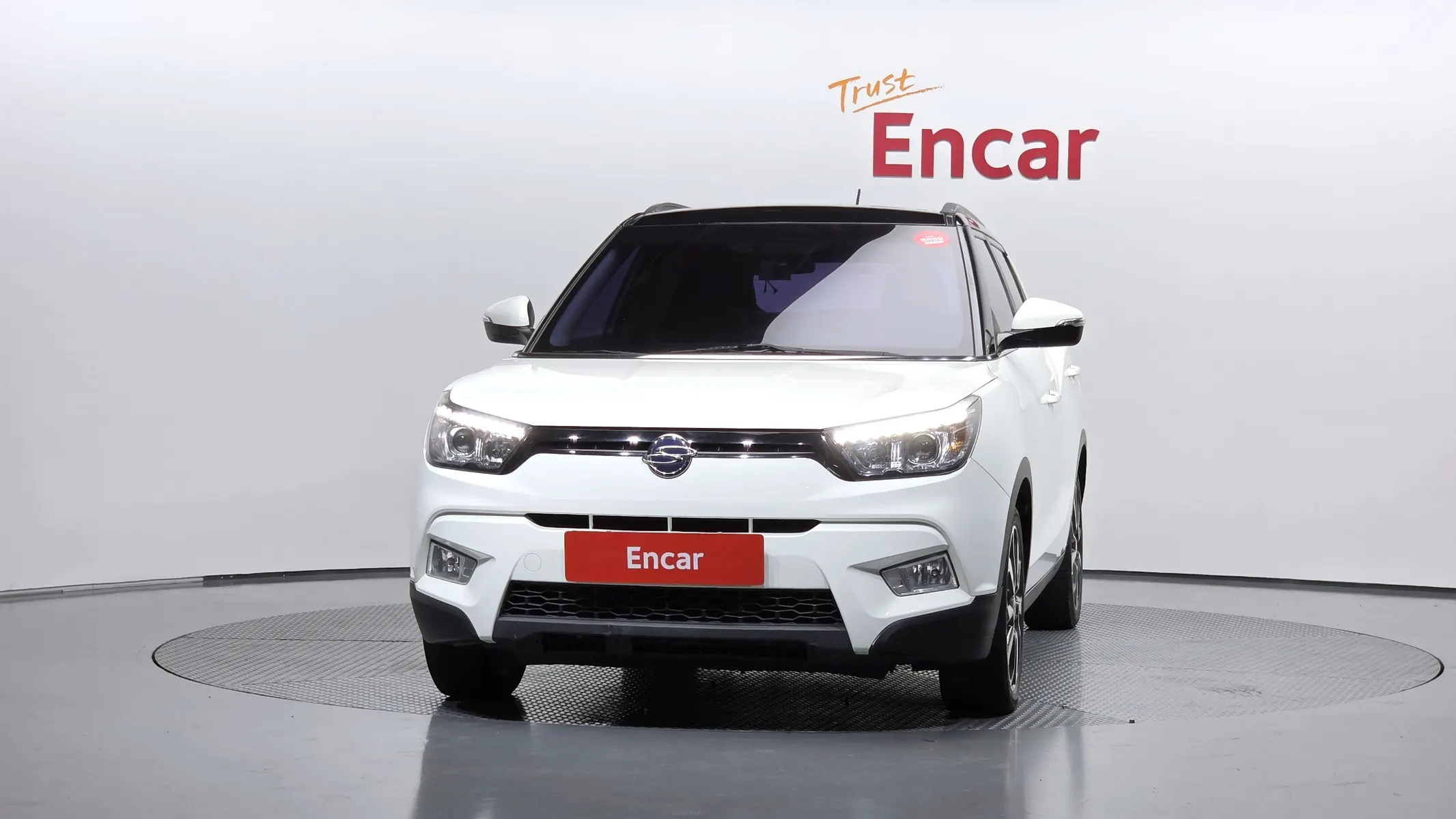 KG Mobility Tivoli LX 2WD 2016 2/5