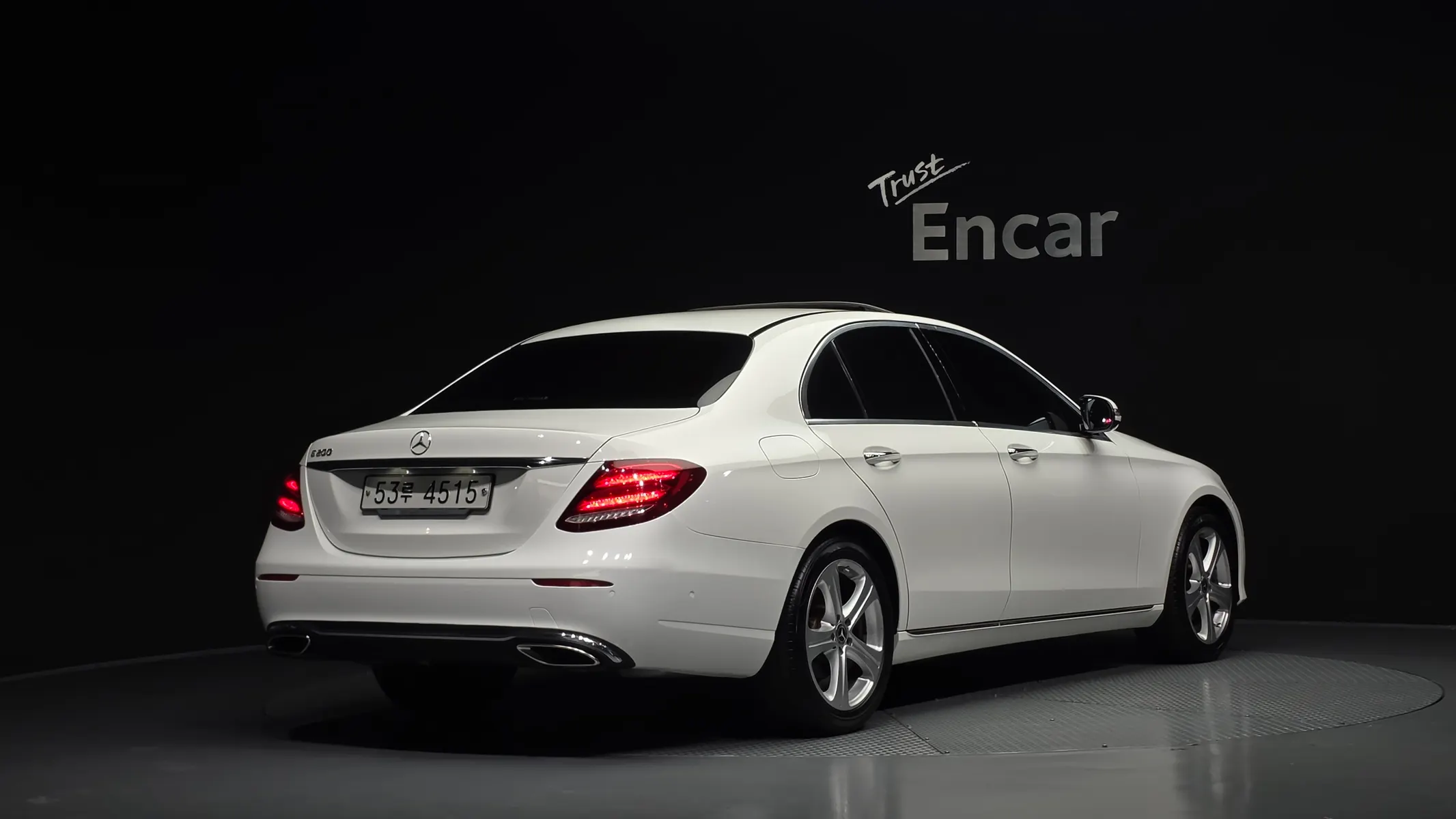Mercedes-Benz E-Class W213 E200 2018 2/31