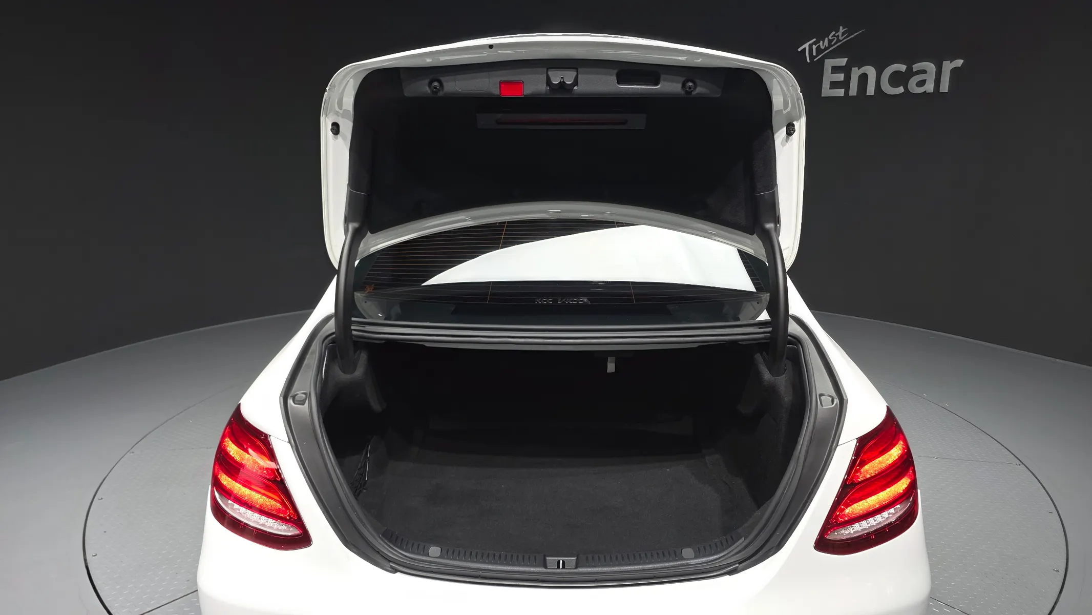 Mercedes-Benz E-Class W213 E200 2018 30/31