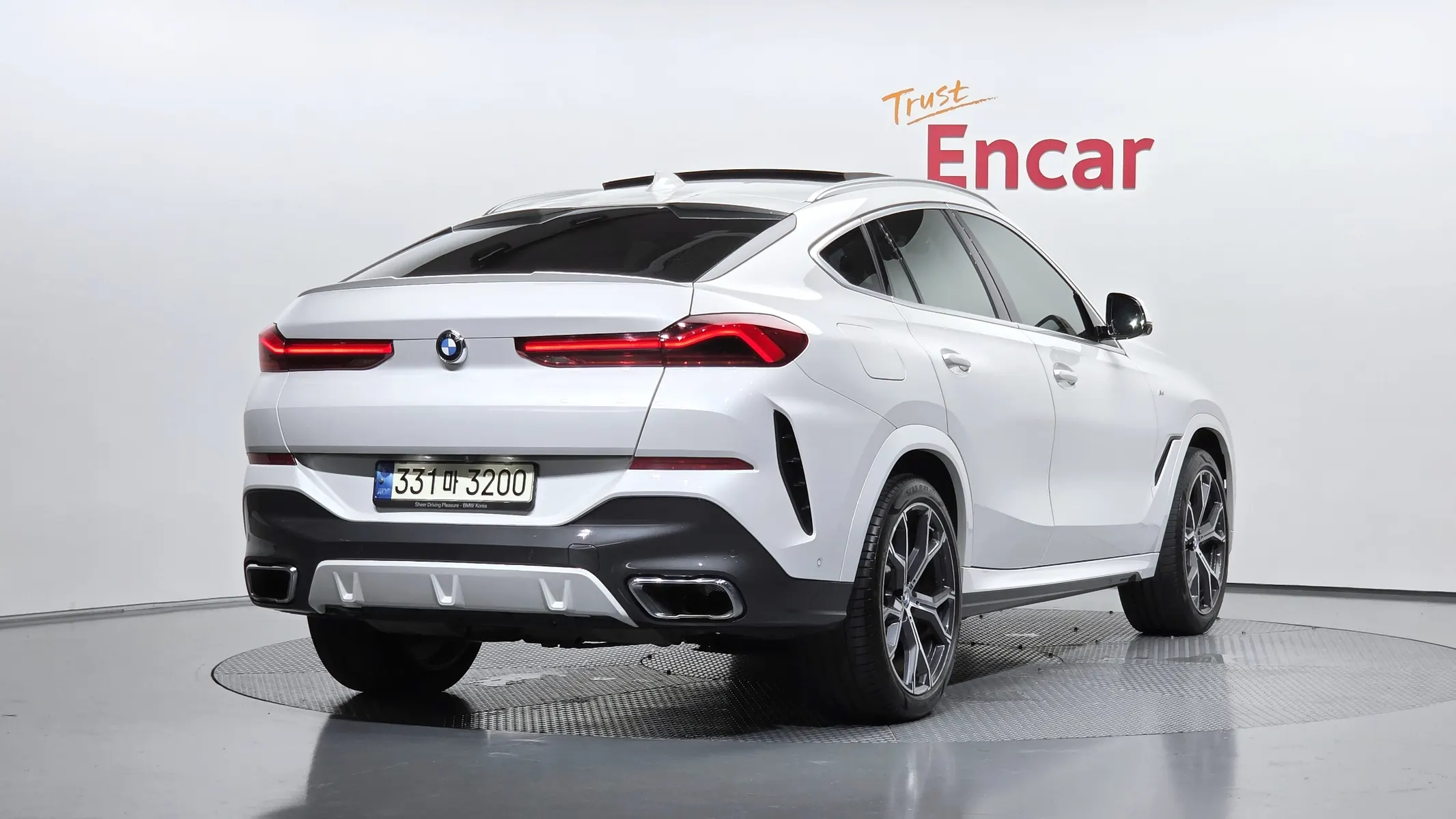 BMW X6 (G06) xDrive40i M 2021 2/33