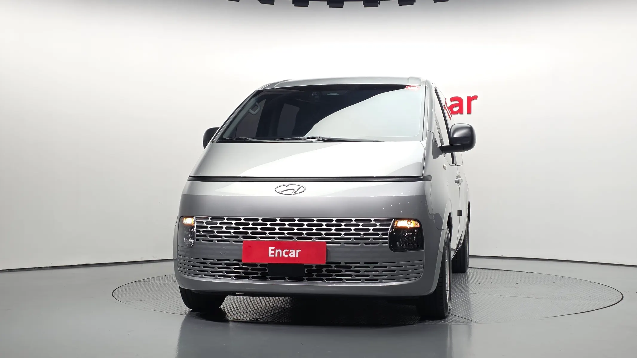 Hyundai Staria 5 2022 2/5