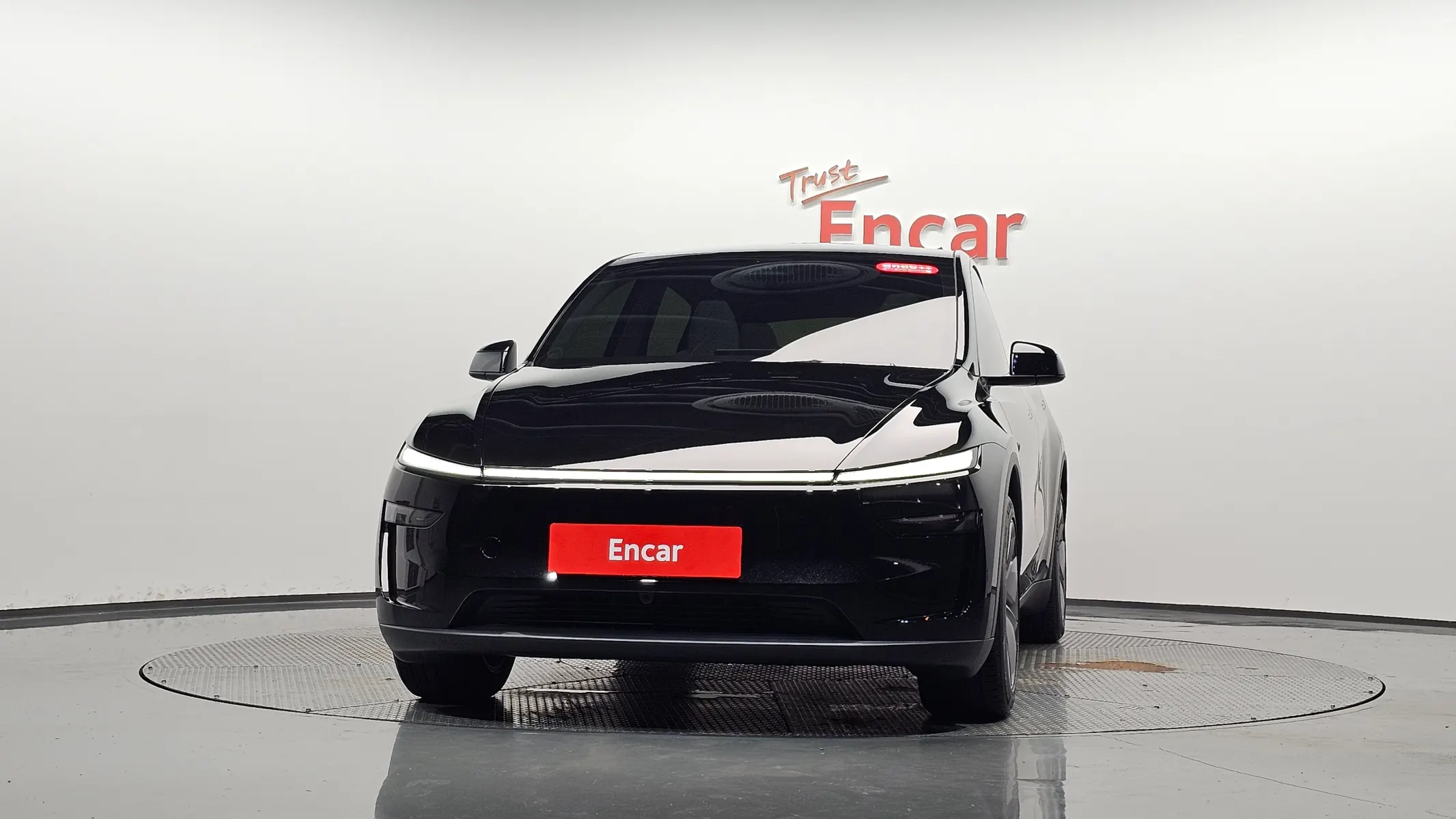 Tesla Y AWD 2025 3/40