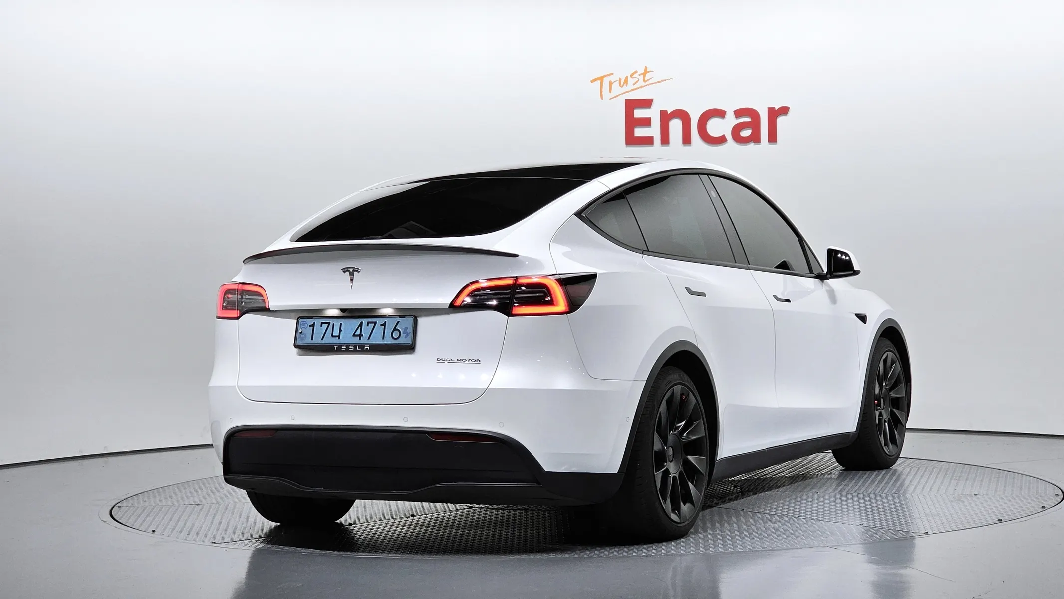 Tesla Y AWD 2021 2/34