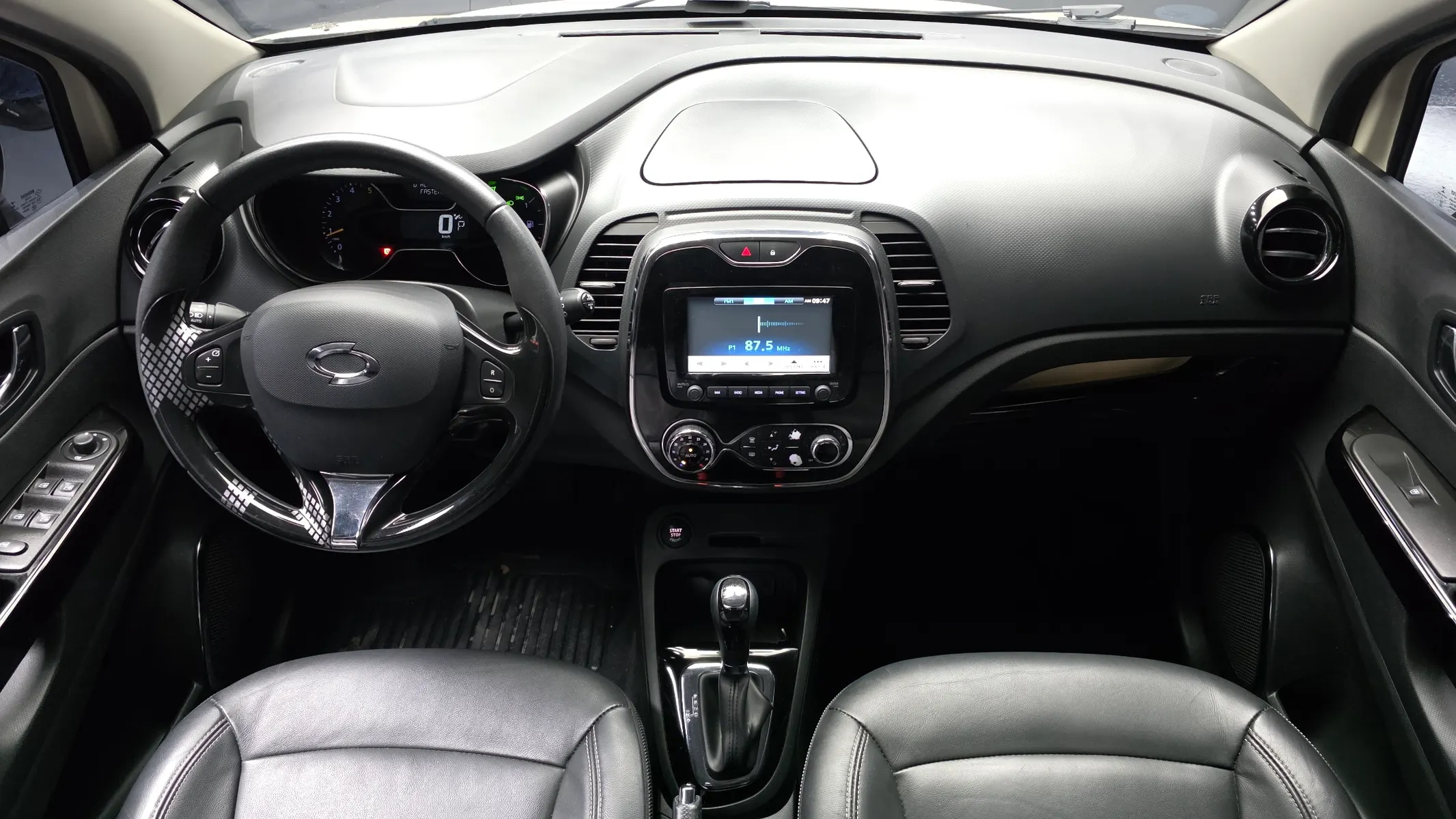 Renault Korea QM3 RE 2015 4/5